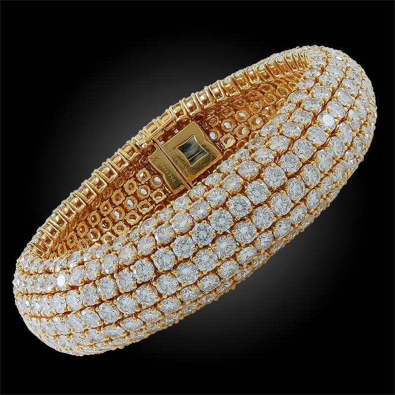 Taille ronde Boucheron Bracelet bombé souple en diamants en vente