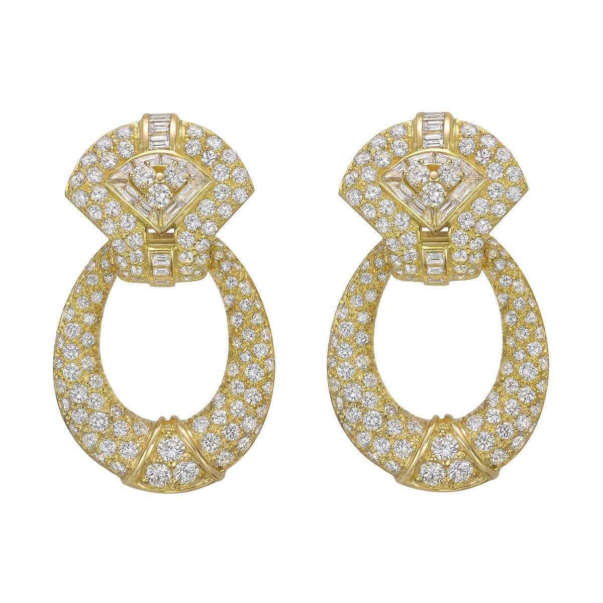 Round Cut Boucheron Diamond Necklace and Earrings Set For Sale