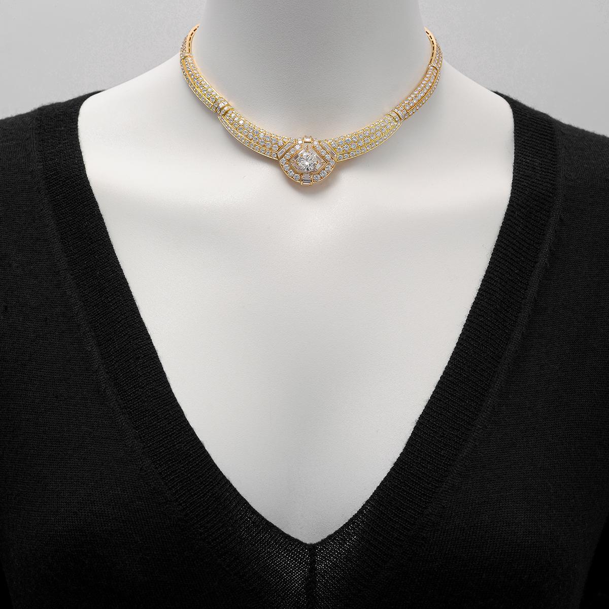 Boucheron Diamond Necklace and Earrings Set In Excellent Condition For Sale In Greenwich, CT
