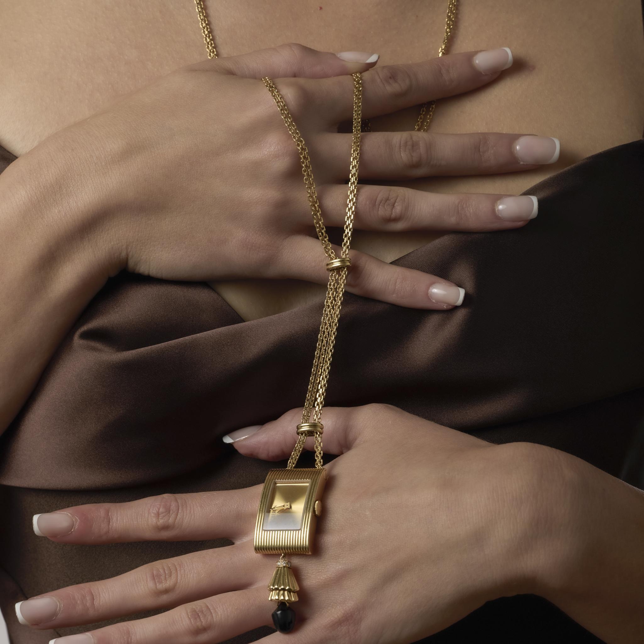 Contemporaneo Boucheron collana con diamanti e onice in oro giallo 18 carati Chatelaine in vendita