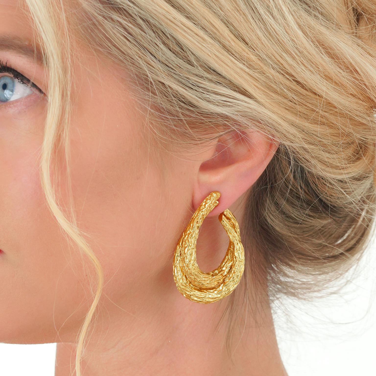 Boucheron Double Hoop Clip Earrings In Excellent Condition For Sale In Litchfield, CT
