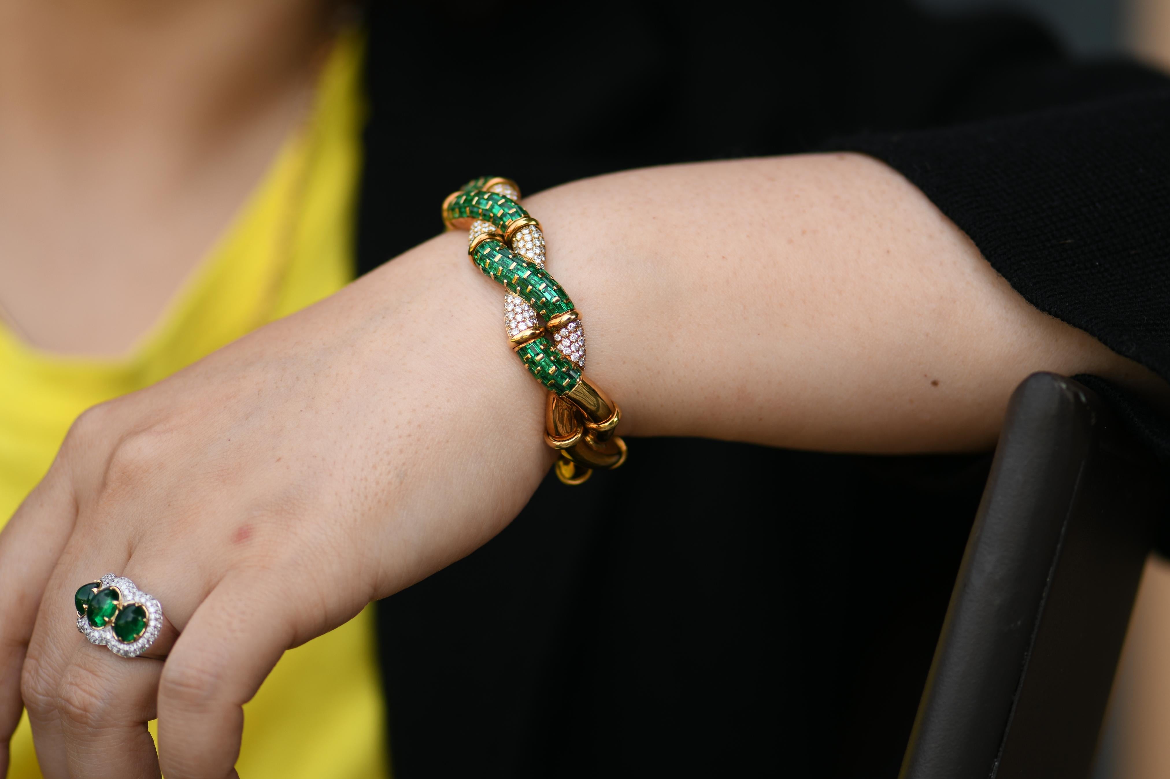 Women's or Men's Boucheron Emerald Diamond Gold Bangle Bracelet with Box