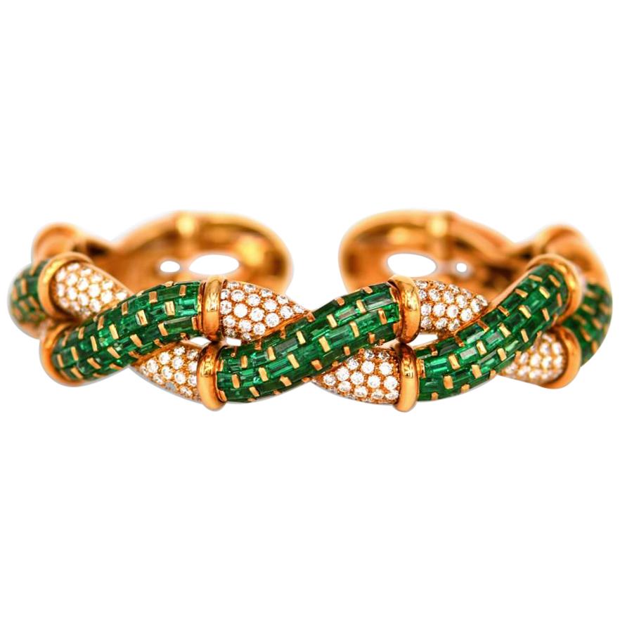 Boucheron Emerald Diamond Gold Bangle Bracelet with Box