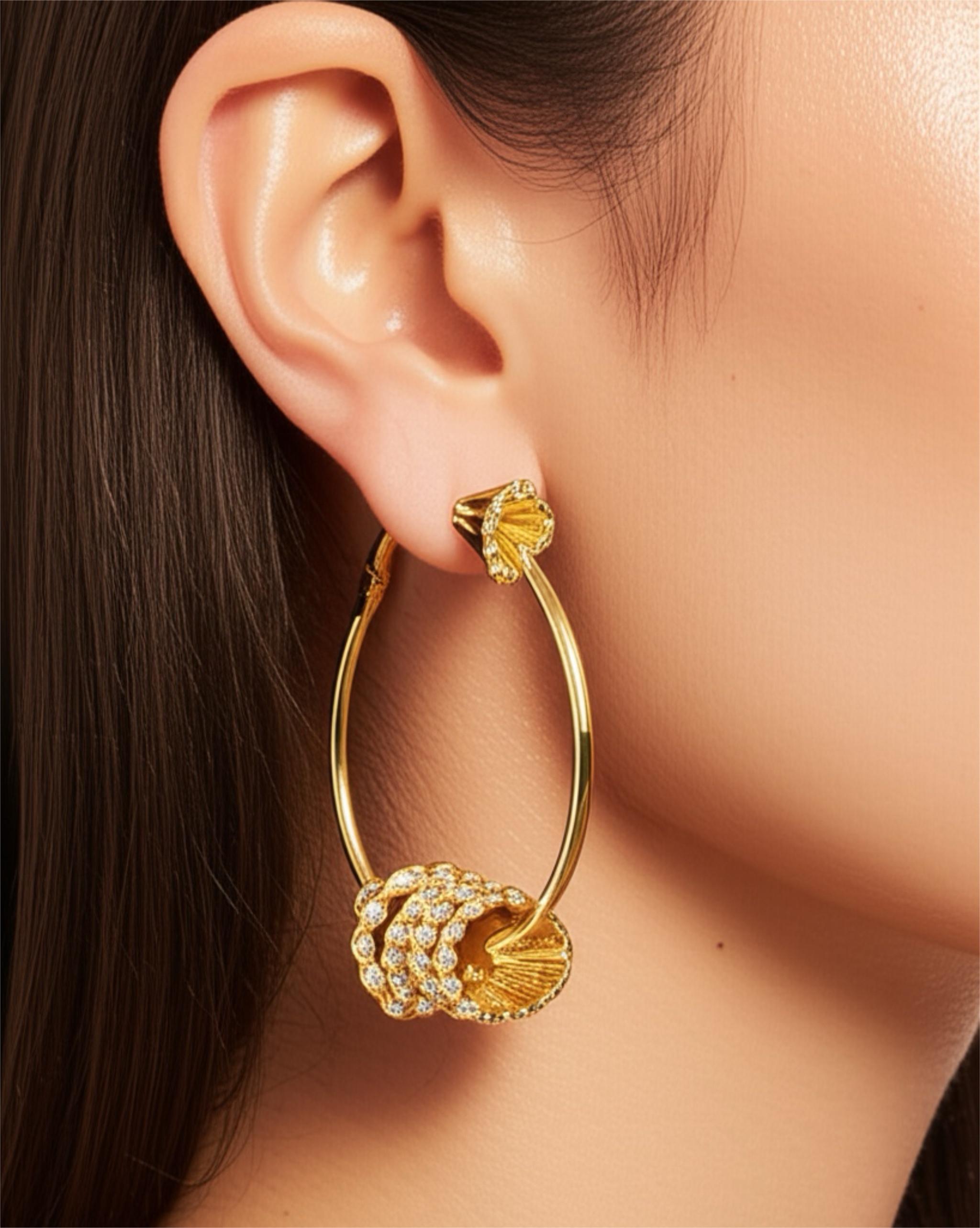 Boucheron Exsquises Confiance Boucles d'oreilles or jaune diamants Excellent état - En vente à Addlestone, GB
