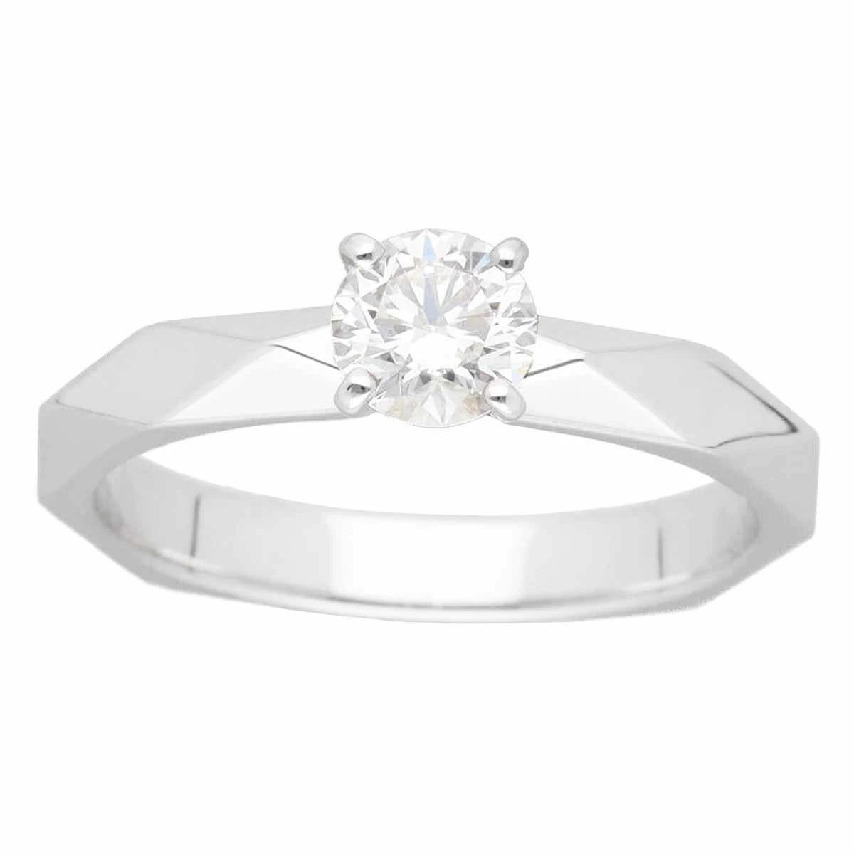 Artículo nº 31280431
Marca: BOUCHERON
■Nombre: Anillo Solitario Facetado
Material: Diamante 1P (D0,47ct E-VVS2-VG), Oro Blanco 750 K18 WG
■ Viene con: Caja Boucheron, estuche, certificado GIA (octubre de 2008), garantía Boucheron (julio de