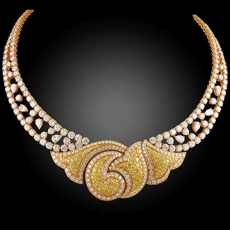 Boucheron Fancy Yellow and White Diamond Yellow Gold Necklace In Good Condition For Sale In New York, NY