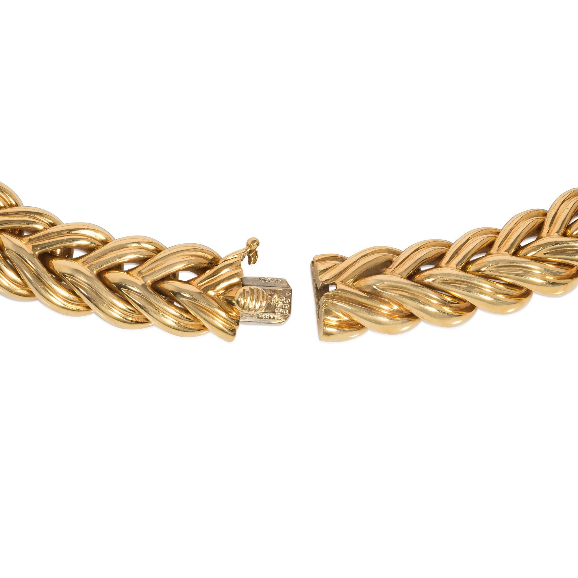 Boucheron, France 1970s Gold Braided Link Collar Necklace In Good Condition For Sale In New York, NY