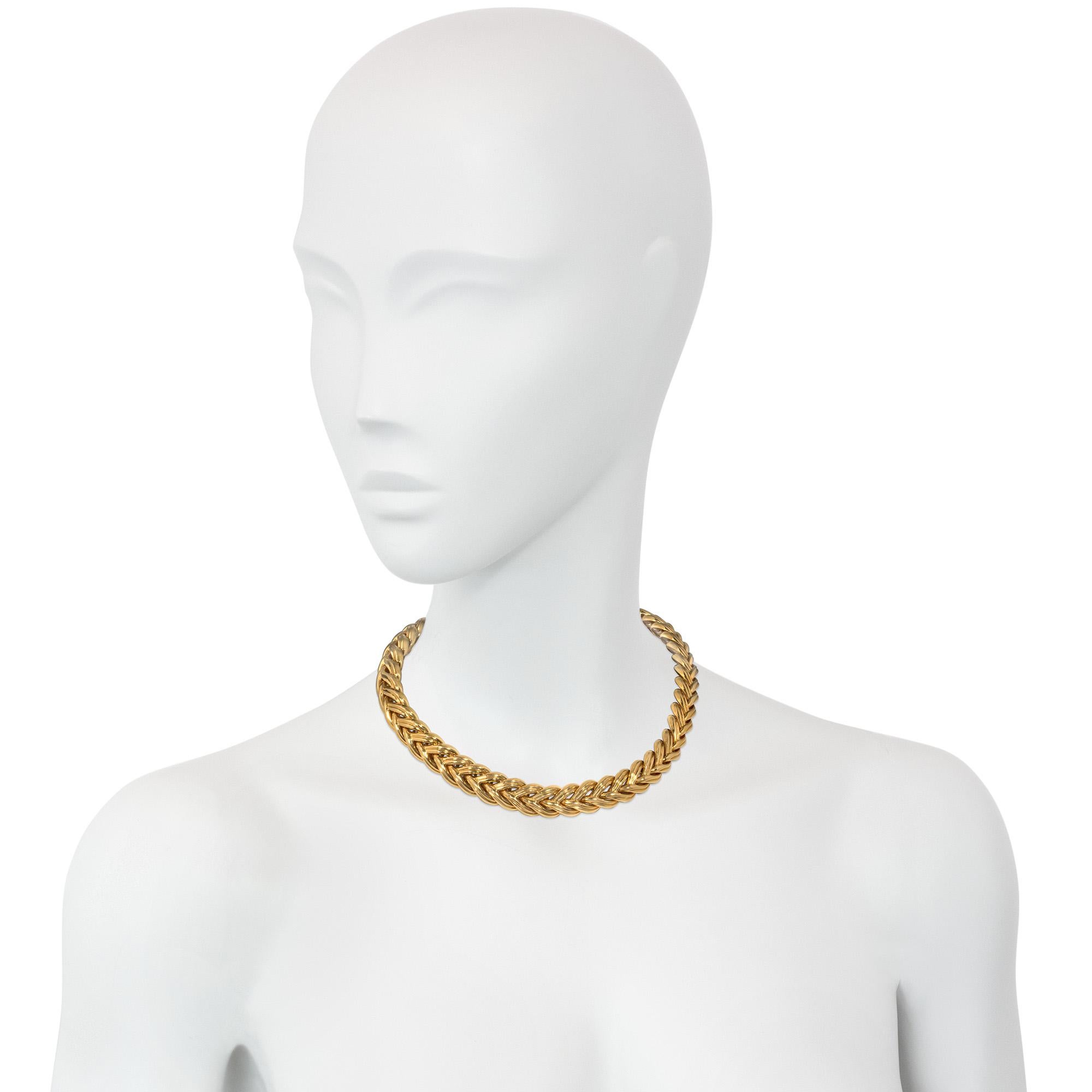 Boucheron, France 1970s Gold Braided Link Collar Necklace For Sale 1