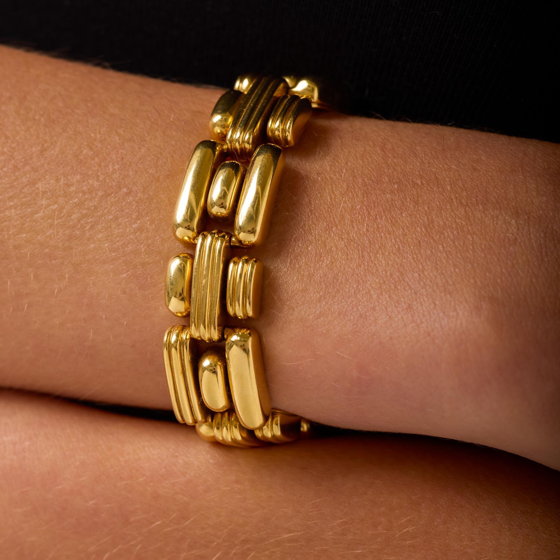 Boucheron French 18k Gelbgold Gliederarmband im Zustand „Gut“ im Angebot in Beverly Hills, CA