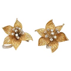Boucles d'oreilles à pince en or et diamants de Boucheron