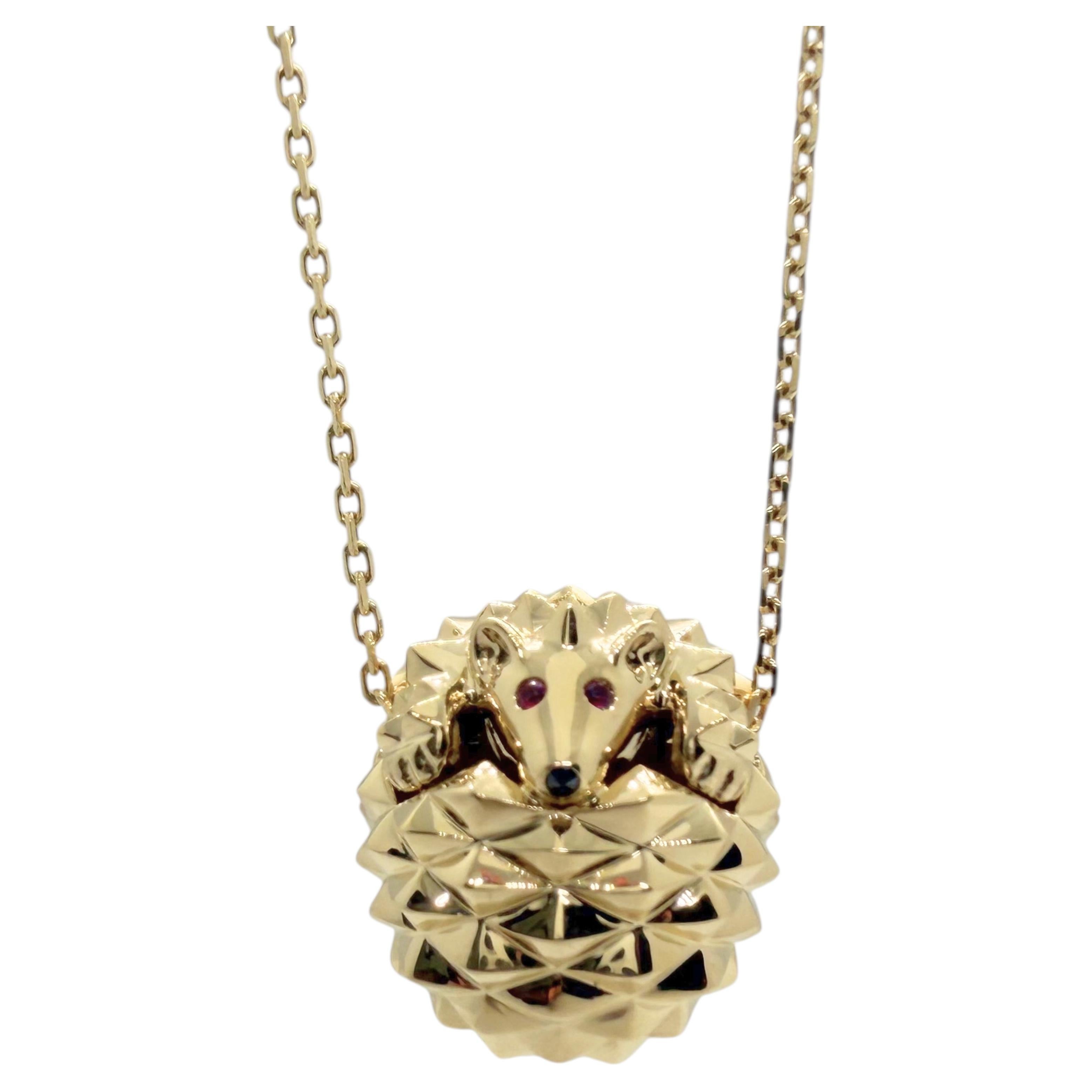Boucheron Hans the Hedgehog Ruby Eyes 18K Yellow Gold Chain Pendant Necklace For Sale