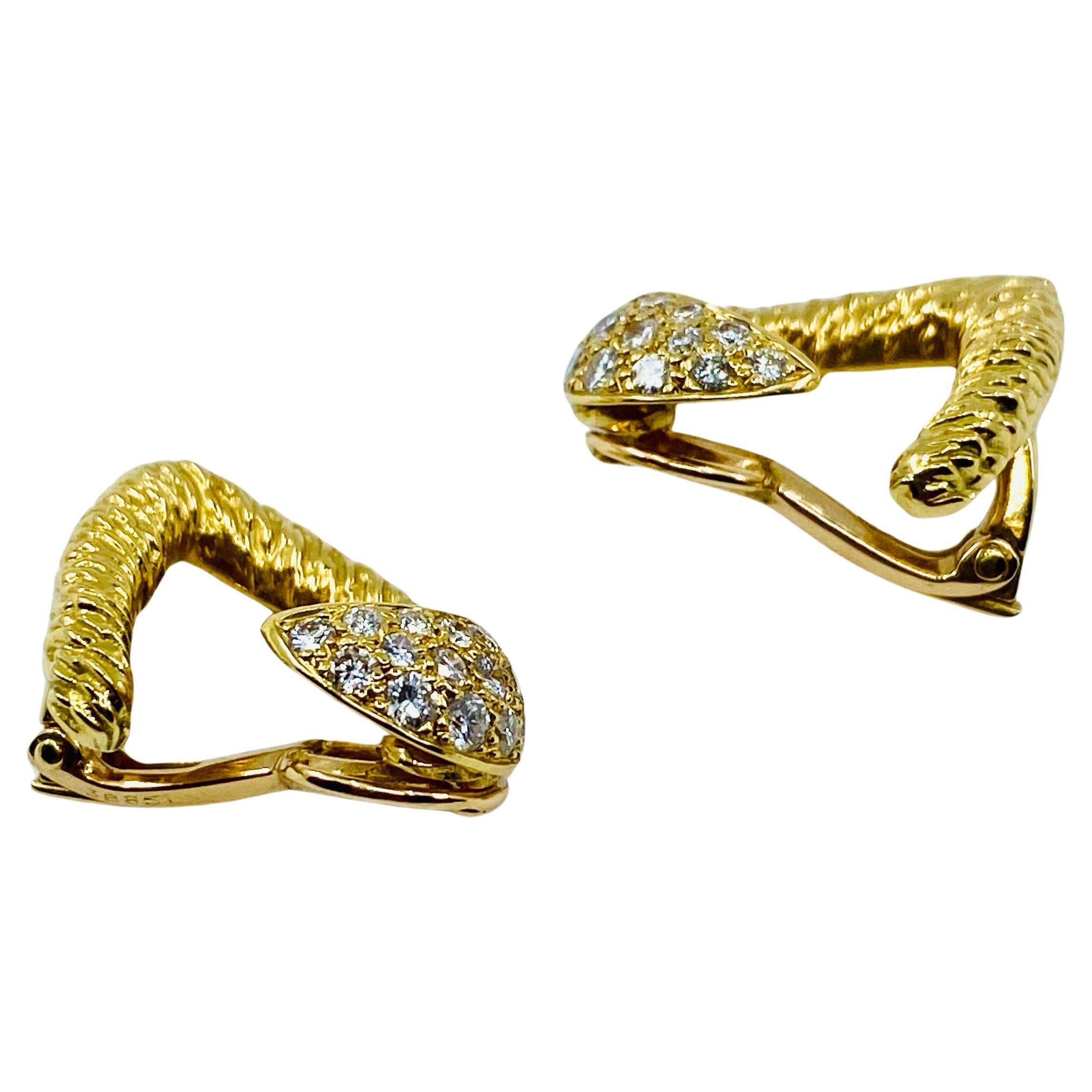 Round Cut Boucheron Heart Earrings Diamond 18k Gold For Sale