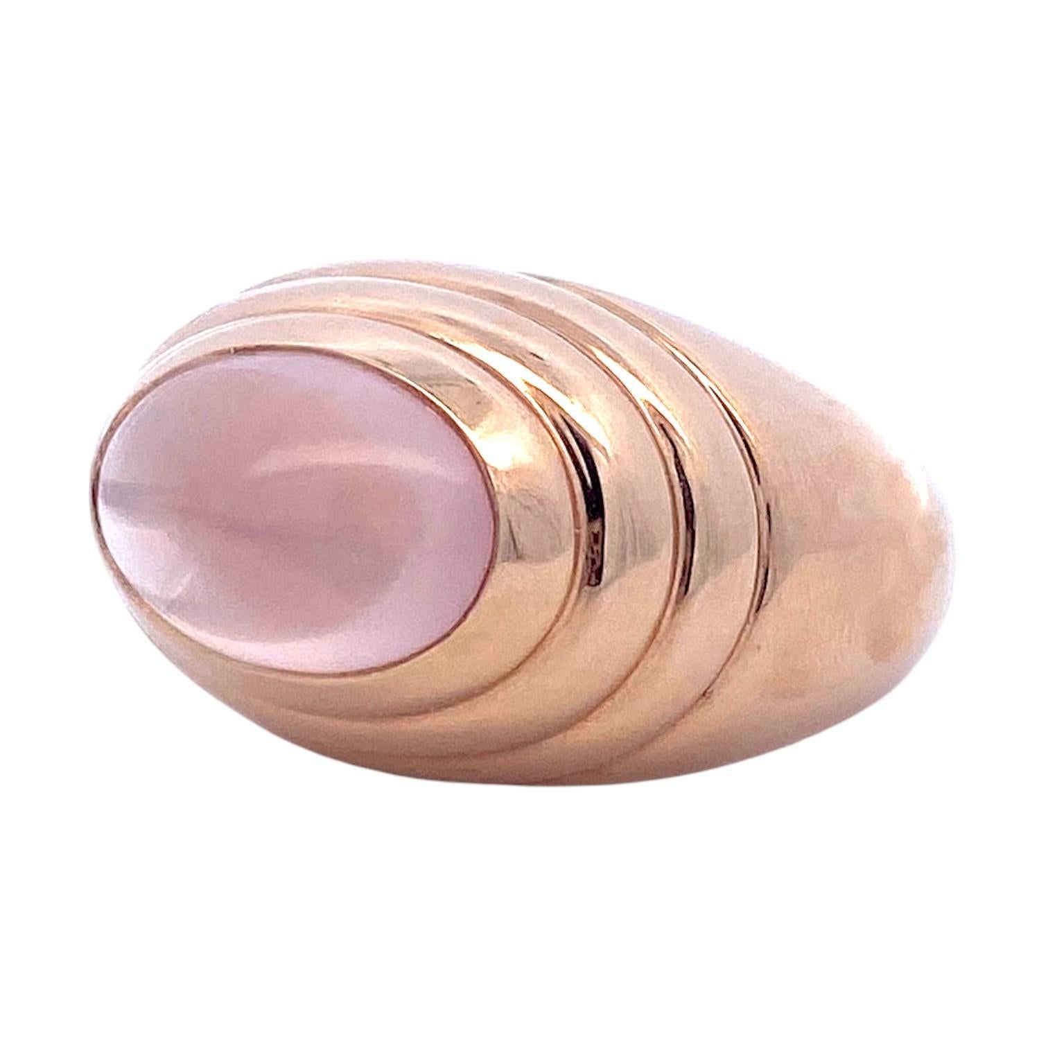 Cabochon Anello Boucheron Jaipur in oro rosa 18 carati al quarzo rosa in vendita