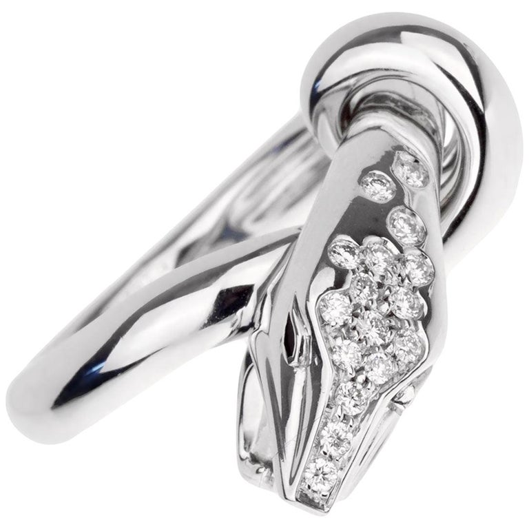 Boucheron Kaa White Gold Diamond Snake Ring For Sale at 1stDibs | prada  snake ring, boucheron deer ring, boucheron engagement ring