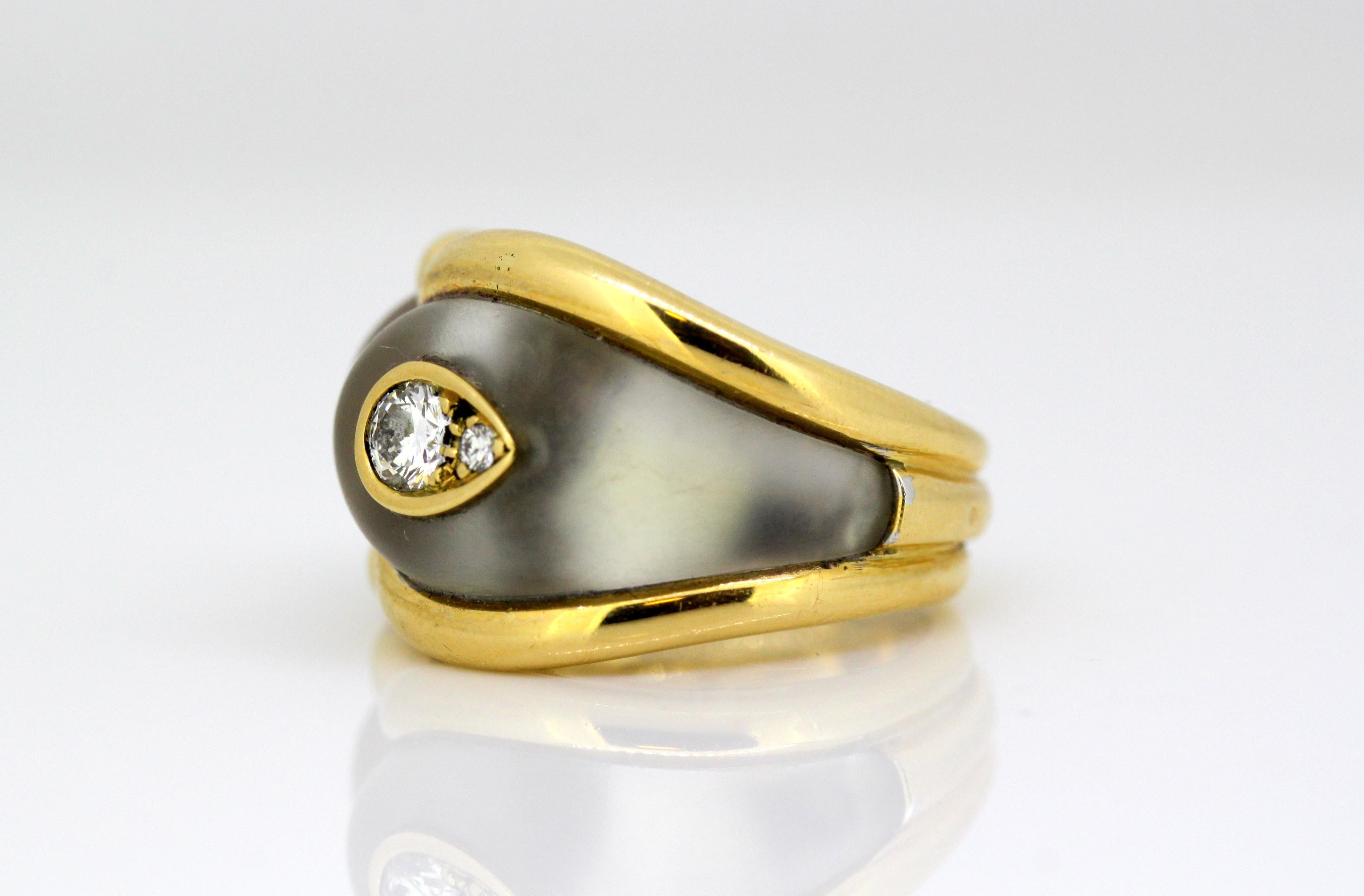 Art Deco Boucheron Ladies 18 Karat Gold Ring with Diamonds and Quartz