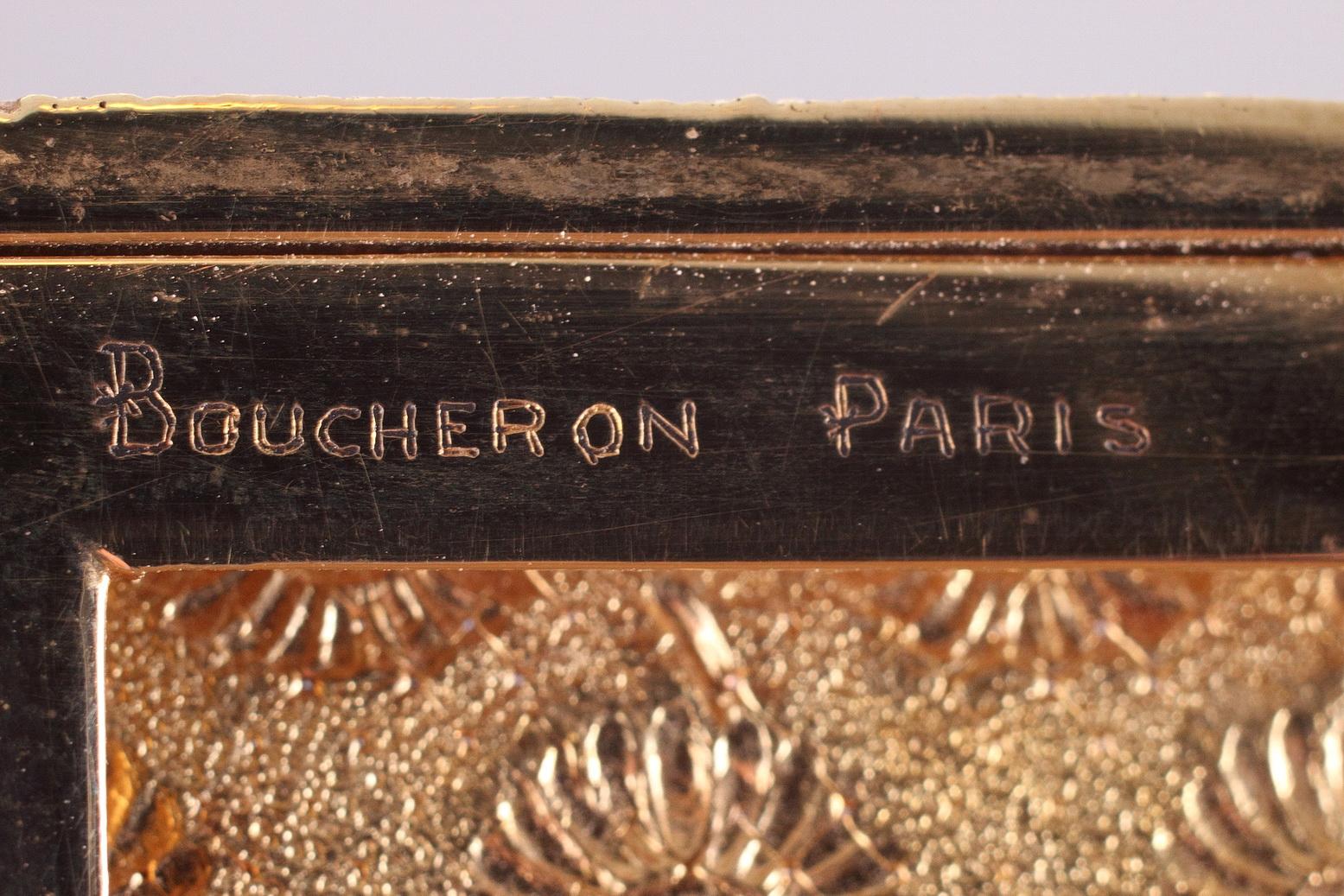 Art Deco Boucheron Marguerit Powder Case, 1960 For Sale
