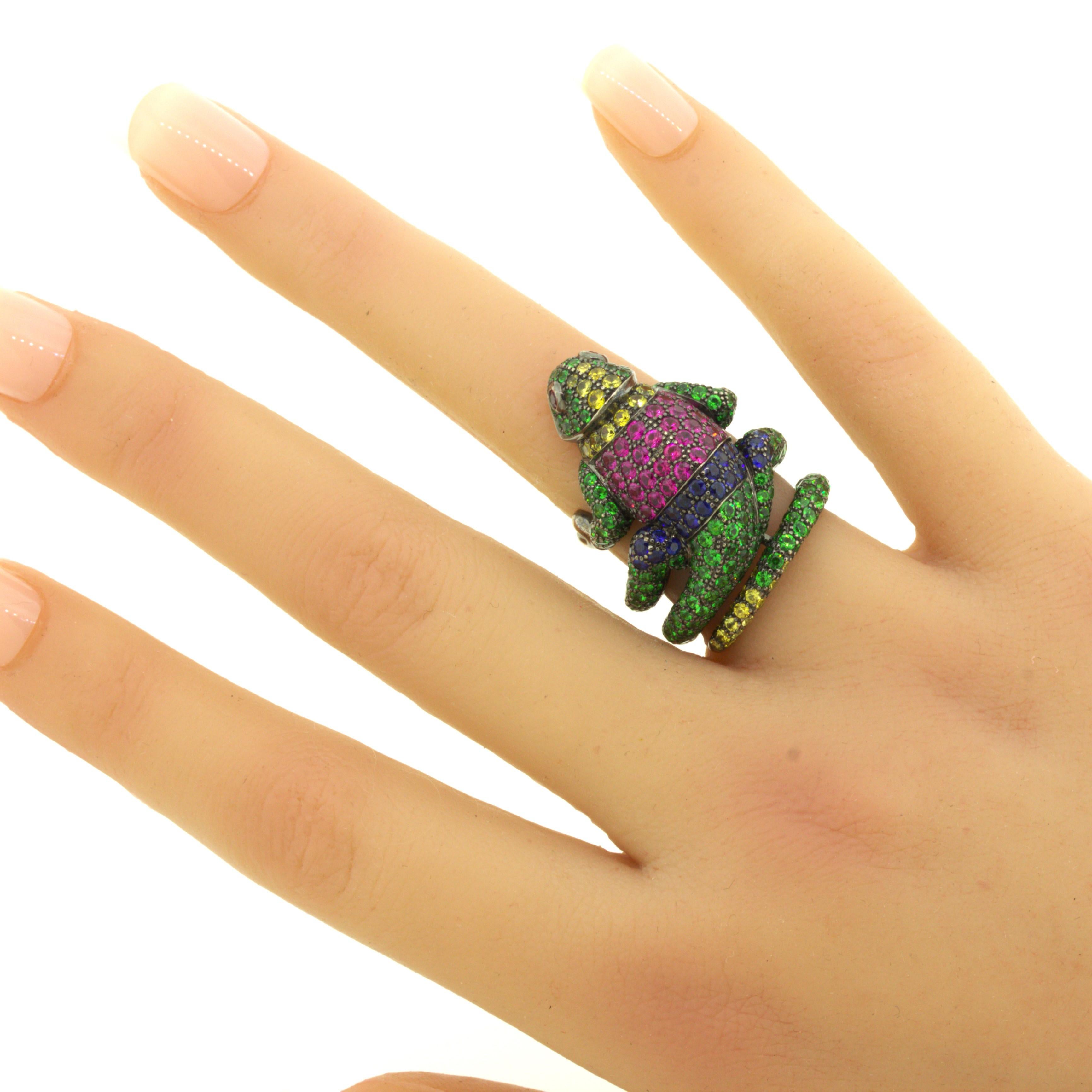 Boucheron “Masy the Chameleon” Tsavorite Sapphire Ruby Gold Animal Ring, French For Sale 5