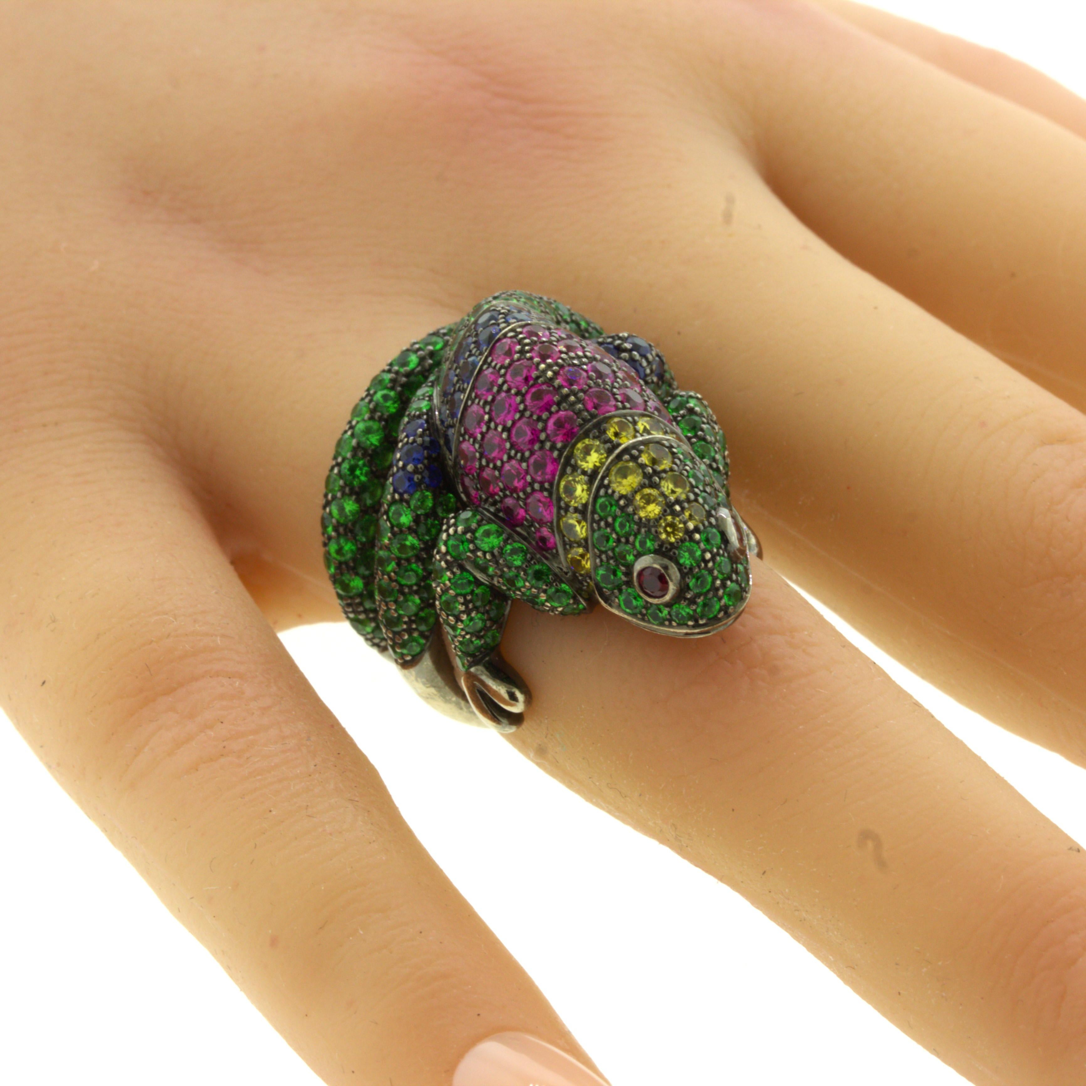 Round Cut Boucheron “Masy the Chameleon” Tsavorite Sapphire Ruby Gold Animal Ring, French For Sale