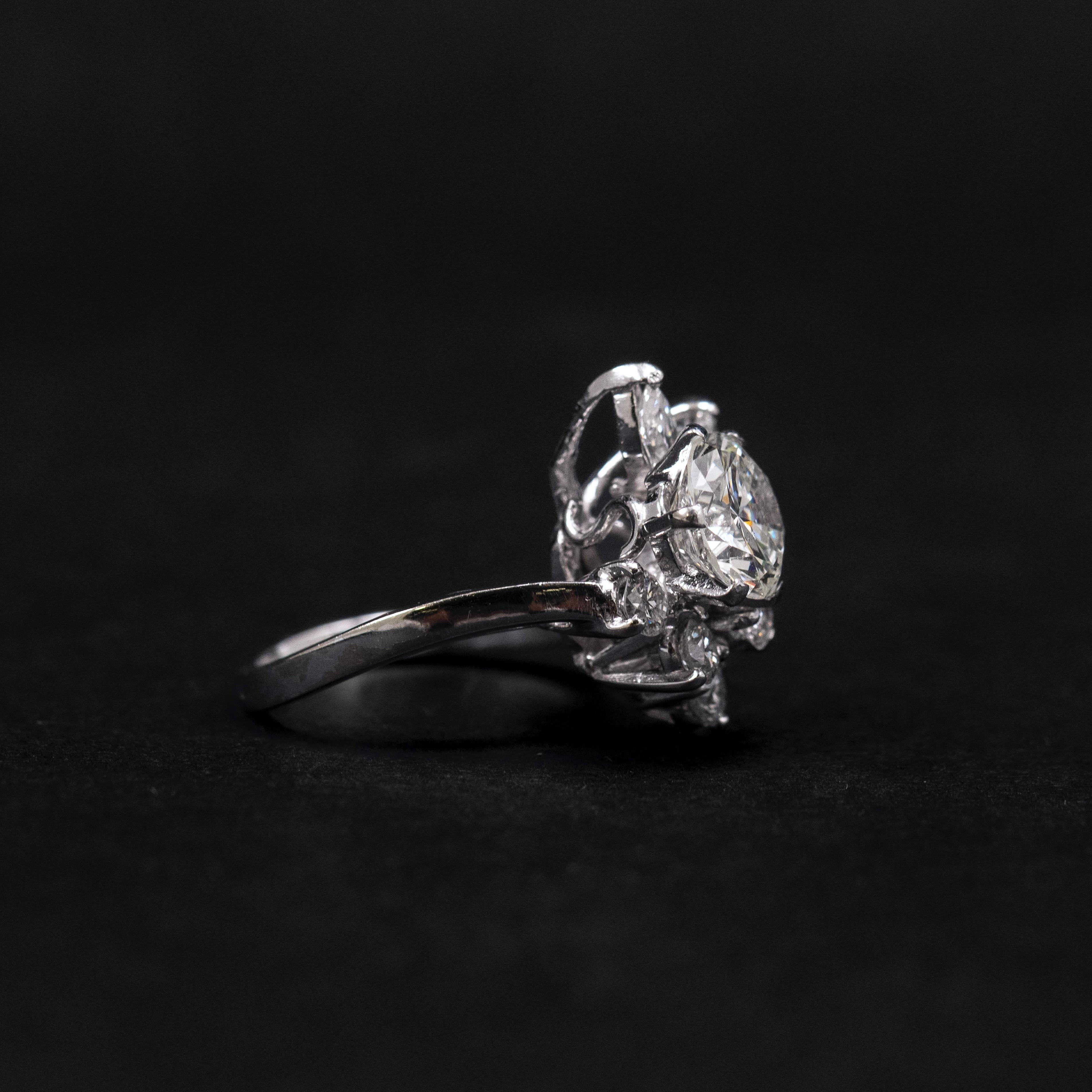 Boucheron Mid-Century Diamond Floral Cocktail Ring Oro bianco Francese 1950s 1960s In condizioni buone in vendita a Lisbon, PT