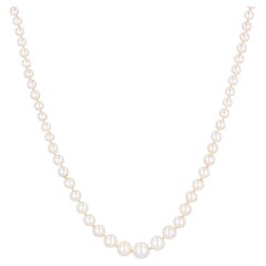 Boucheron Collier à fermoir en or blanc 18 carats avec perles naturelles et diamants certifiés