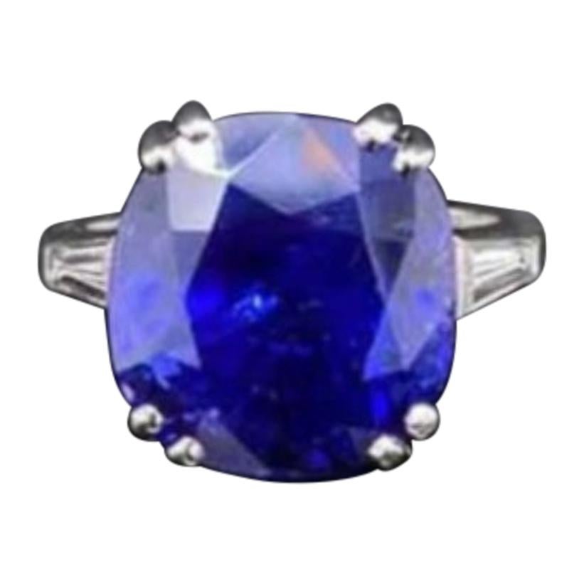 Boucheron Natural Untreated 12.80 Carat Sapphire Diamond Ring Set in Platinum For Sale
