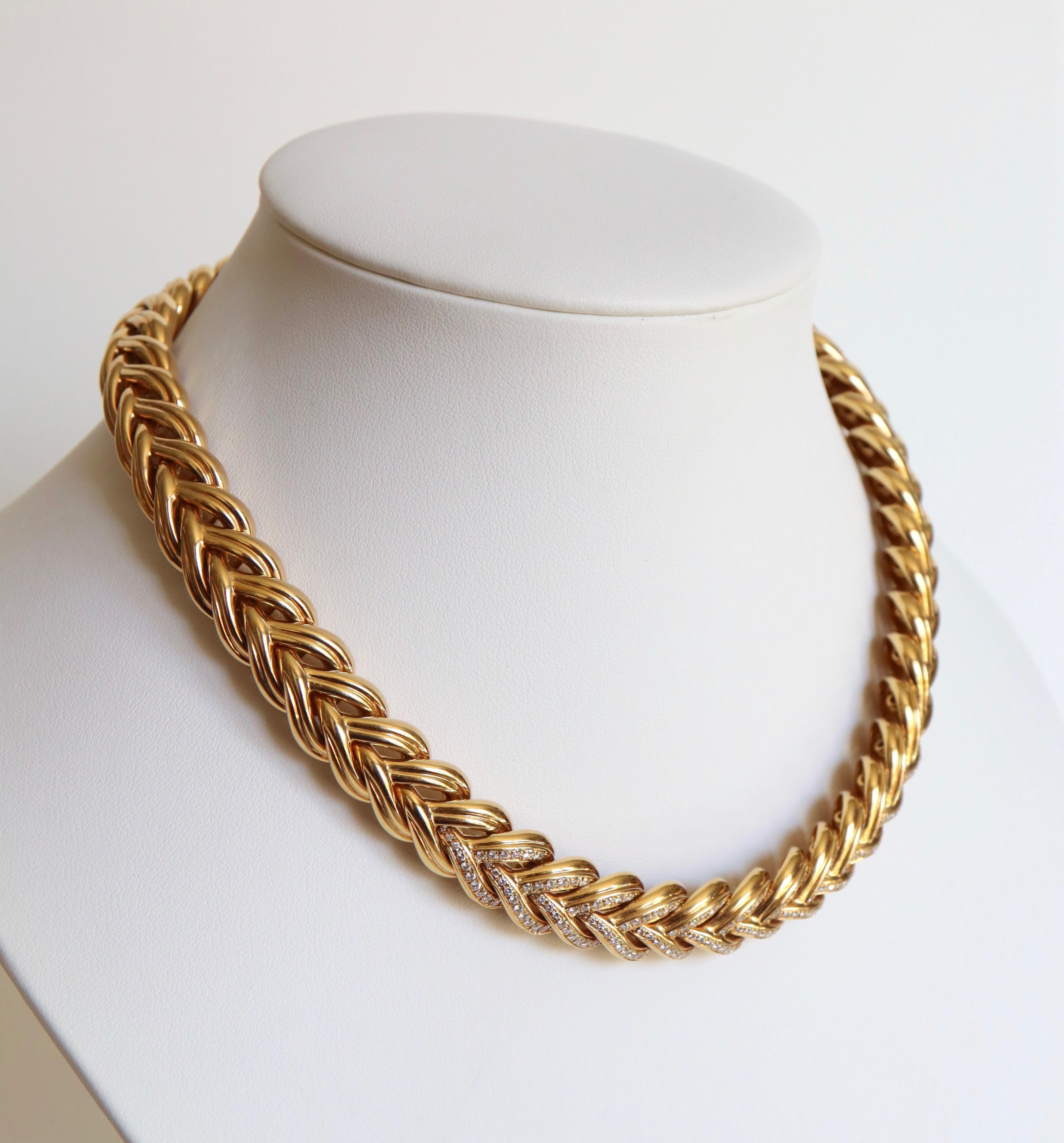 Boucheron Necklace in 18 Carat Yellow Gold and Diamonds In Good Condition In Paris, FR