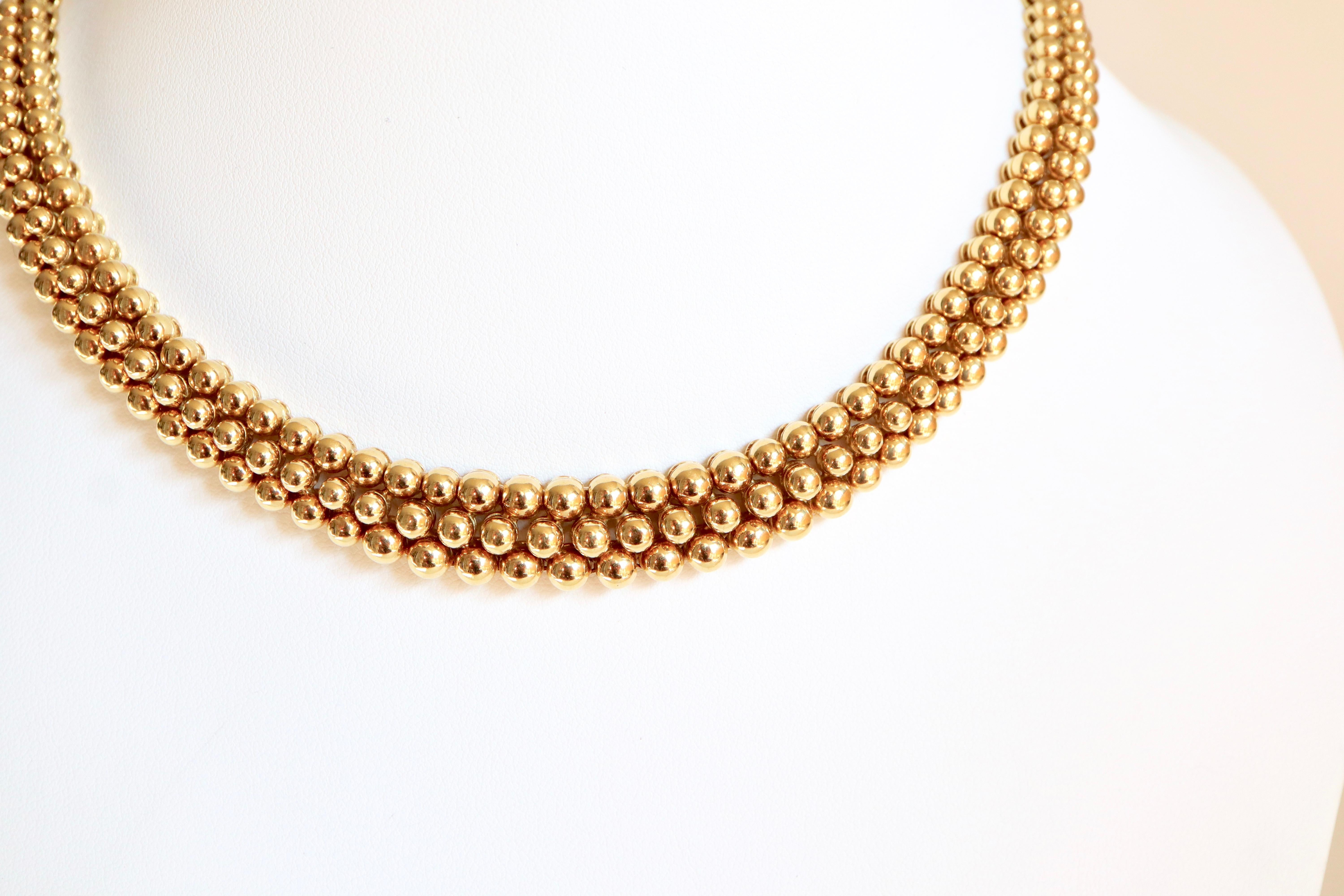 Donna Collana Boucheron in oro giallo 18 carati Palle d'oro in vendita
