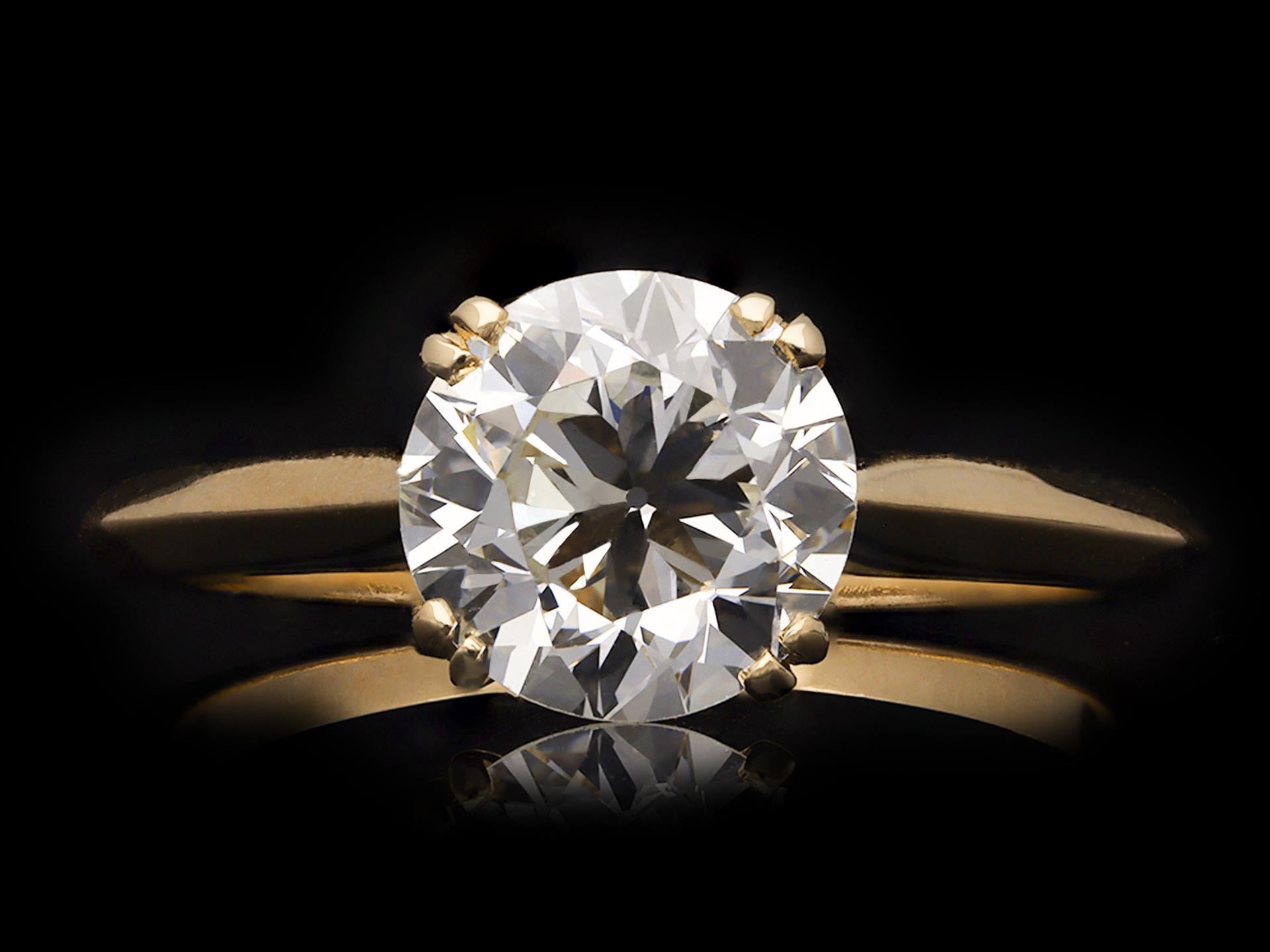 Boucheron 2.04 carat diamond engagement ring, French, circa 1960. For Sale 2