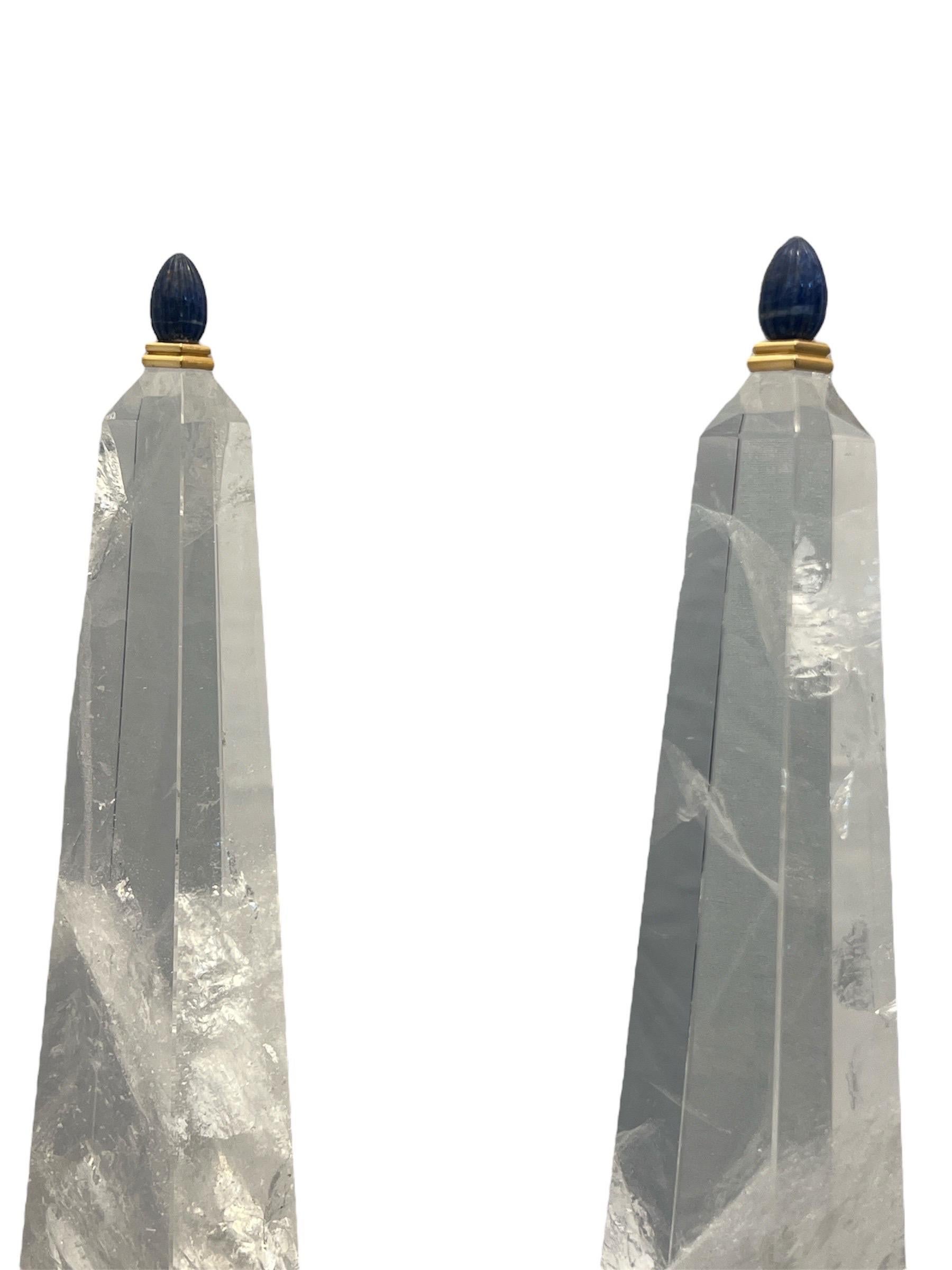 Boucheron Paire d'obélisques en cristal de roche et or en vente 3