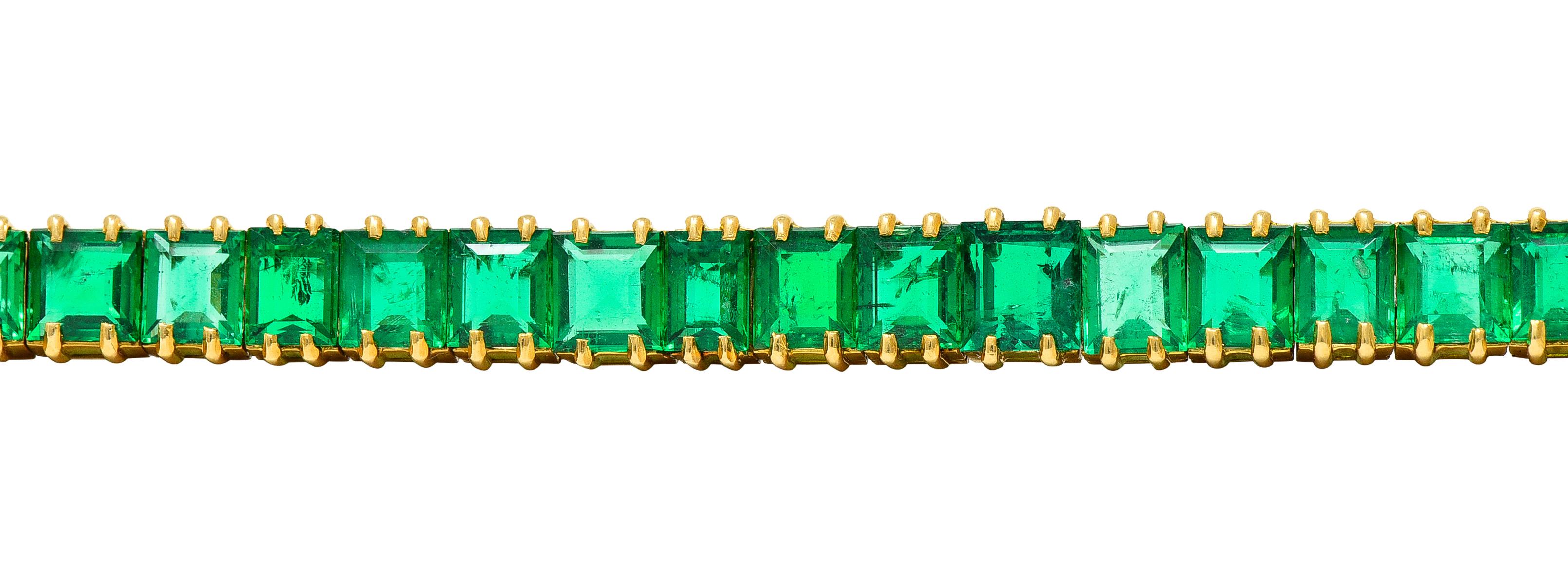 Women's or Men's Boucheron Paris 12.50 Carats Emerald 18 Karat Yellow Gold Gemstone Line Bracelet