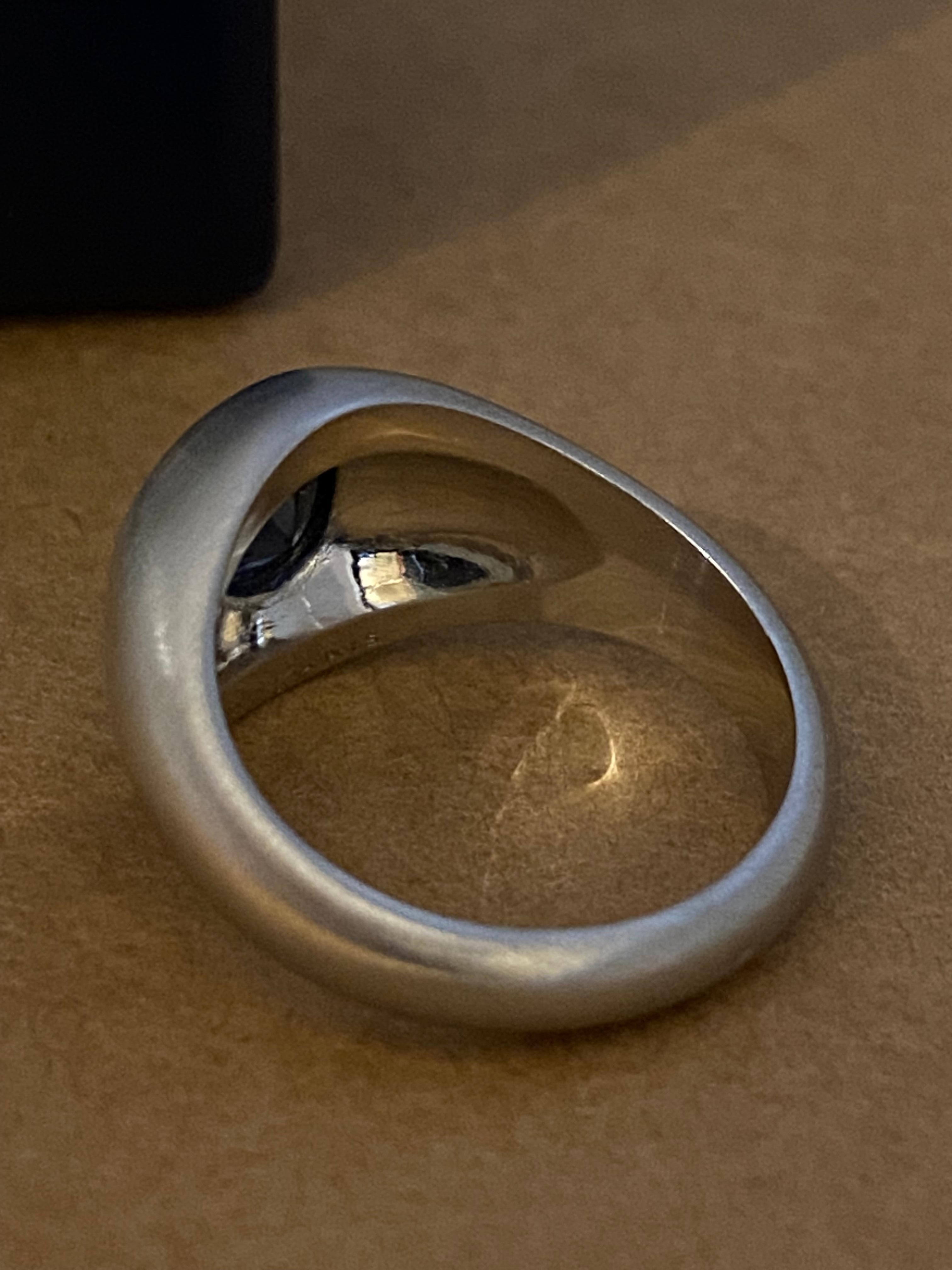 Boucheron París Anillo de sello de platino con zafiro natural de Camboya (Pailin) de 1,30 ct. en venta 3