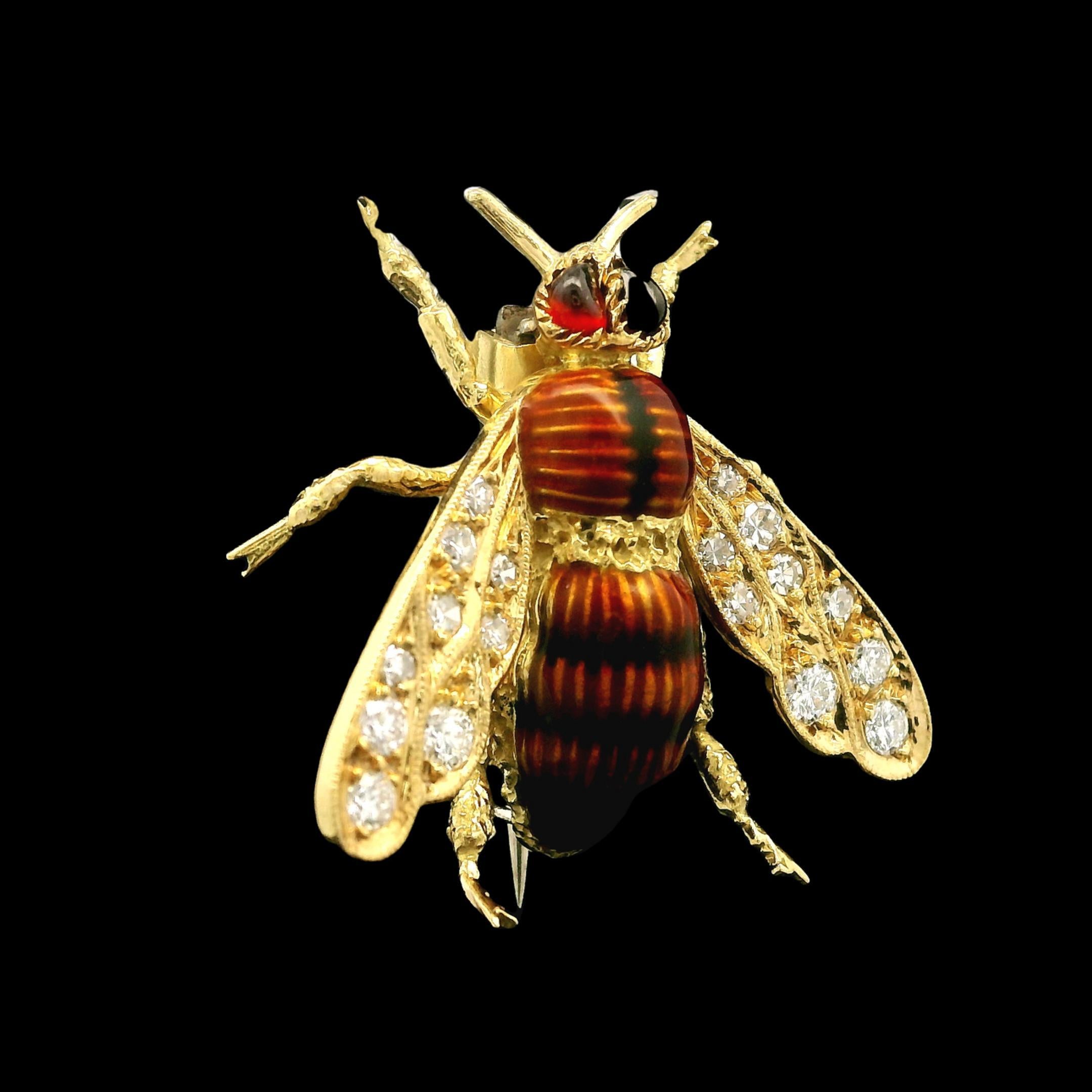 Round Cut Boucheron Paris 18k Gold Diamond Banded Enamel Realistic Bumble Bee Fly Brooch