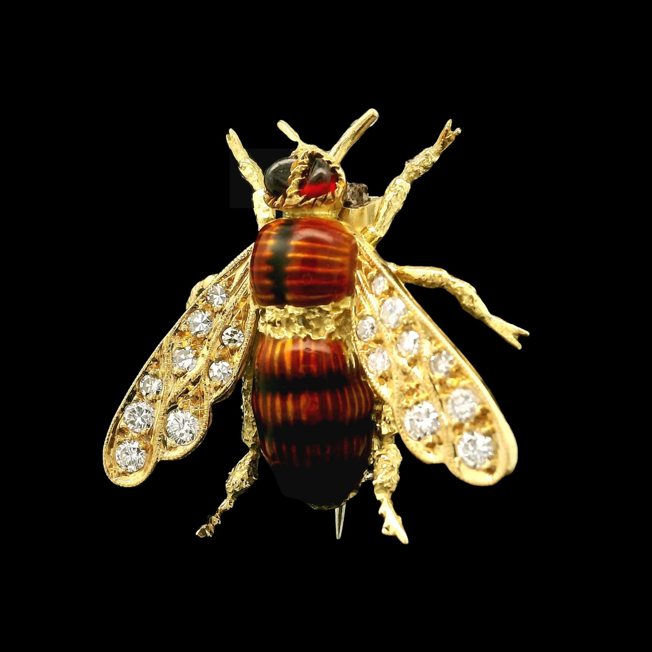 Boucheron Paris 18k Gold Diamond Banded Enamel Realistic Bumble Bee Fly Brooch In Excellent Condition In Montclair, NJ