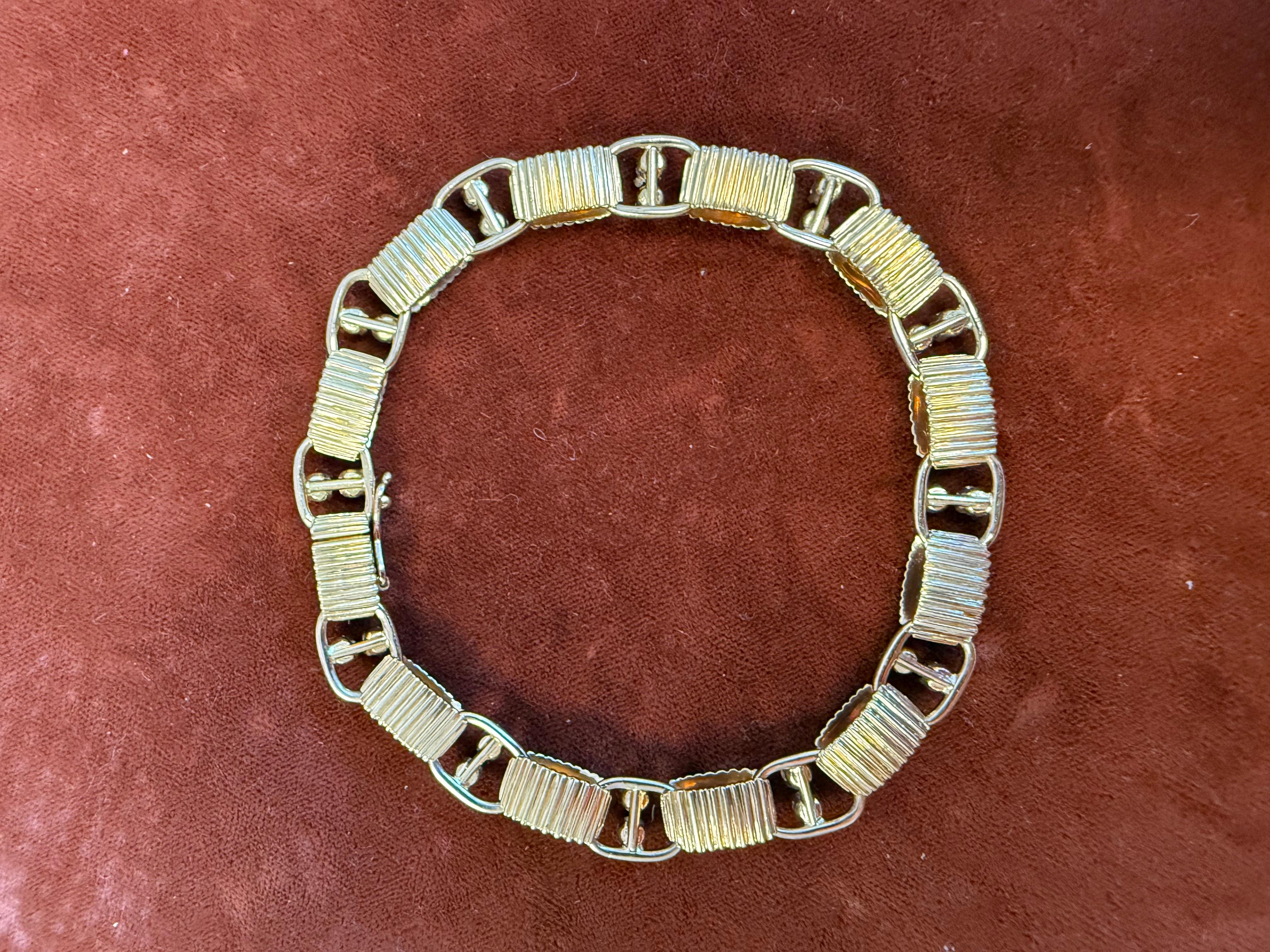 BOUCHERON PARIS 18K Gelbgold & Diamant-Gliederarmband 1970er Jahre Vintage (Rundschliff) im Angebot