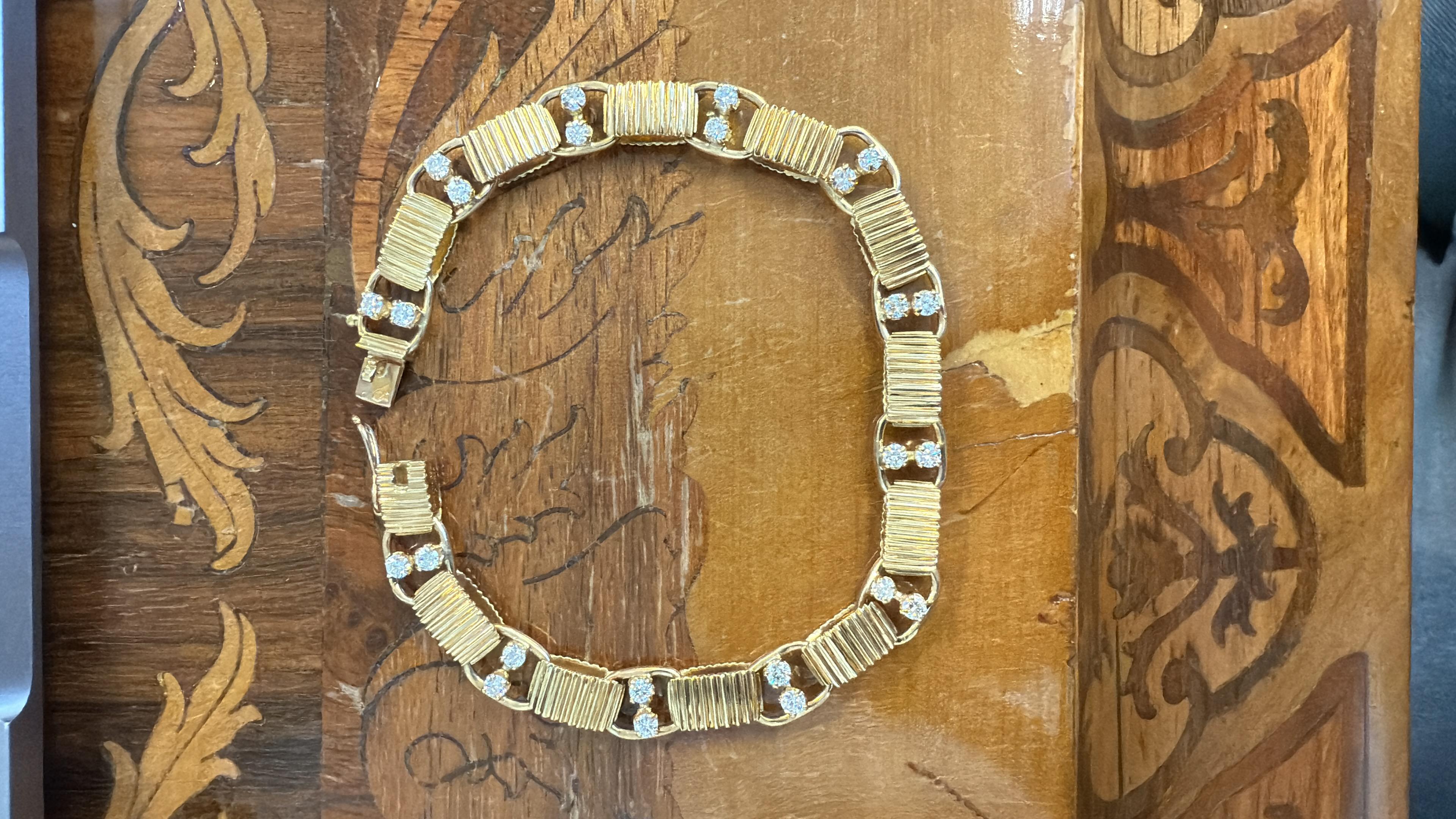 BOUCHERON PARIS 18K Gelbgold & Diamant-Gliederarmband 1970er Jahre Vintage im Angebot 4