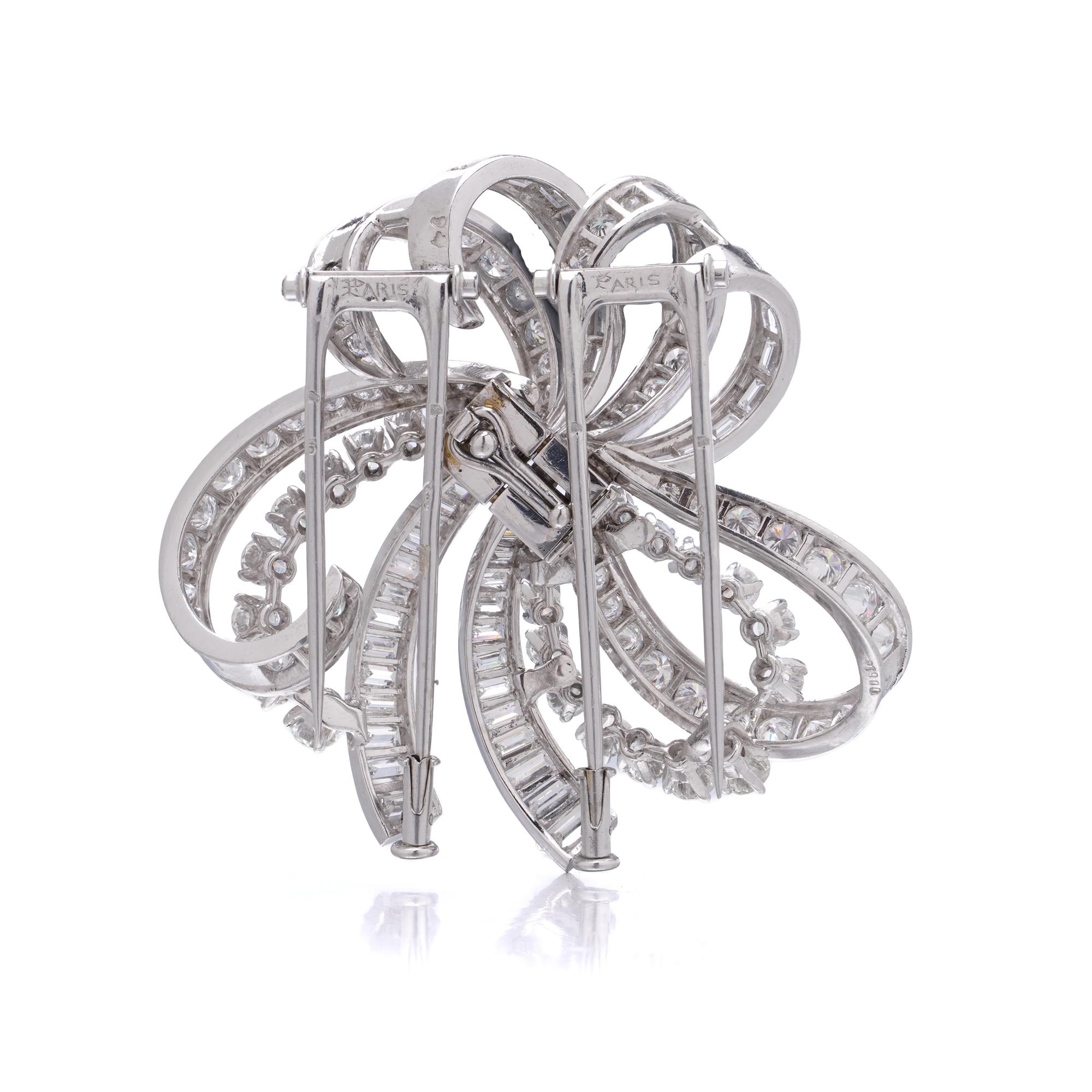 Taglio brillante Boucheron Paris Oro Bianco 18kt 9,50 ct. Spilla a doppia clip con diamante in vendita