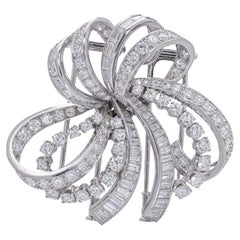 Boucheron París Oro Blanco 18kt 9,50 ct. Broche con doble clip de diamantes