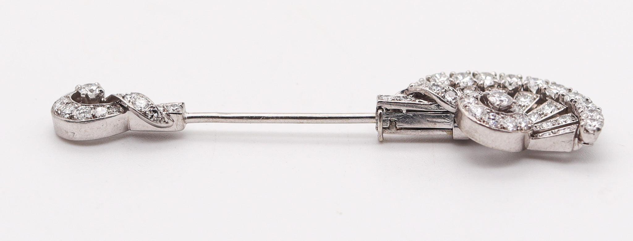 Art Déco BOUCHERON Parigi 1930 Art-Deco Spilla Jabot in platino con 4,16 carati di diamanti in vendita