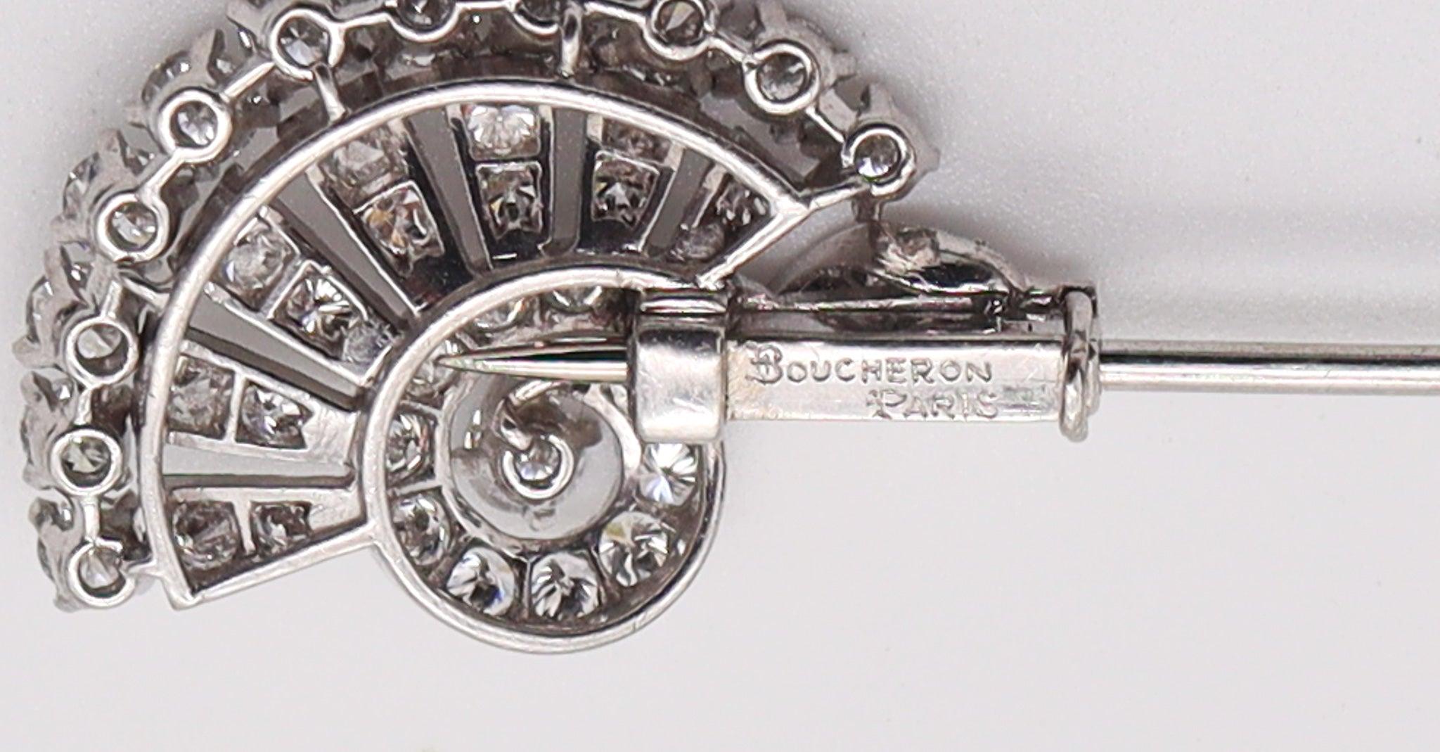 BOUCHERON Parigi 1930 Art-Deco Spilla Jabot in platino con 4,16 carati di diamanti In condizioni ottime in vendita a Miami, FL