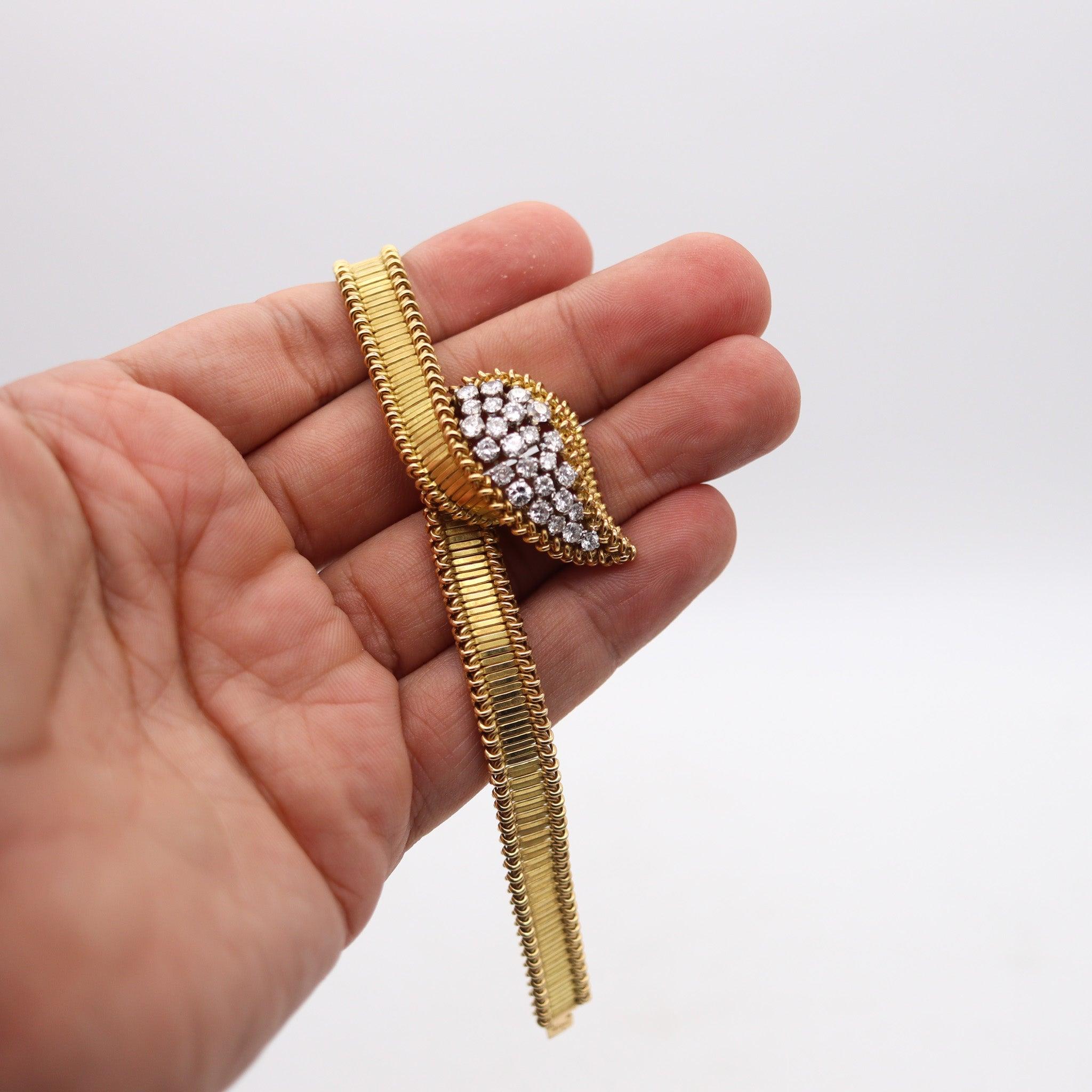 BOUCHERON Paris 1950 Modernistisches Armband aus 18 Karat Gold, Platin und 2,60 Karat Diamanten im Angebot 4