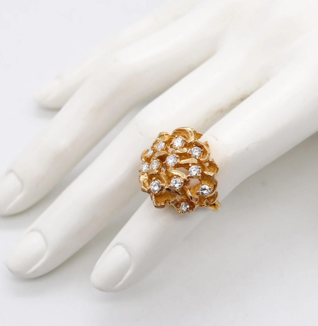 Boucheron Paris 1950 Rare Suite of Earrings & Ring 18Kt Gold 2.16 Ctw Diamonds In Good Condition For Sale In Miami, FL