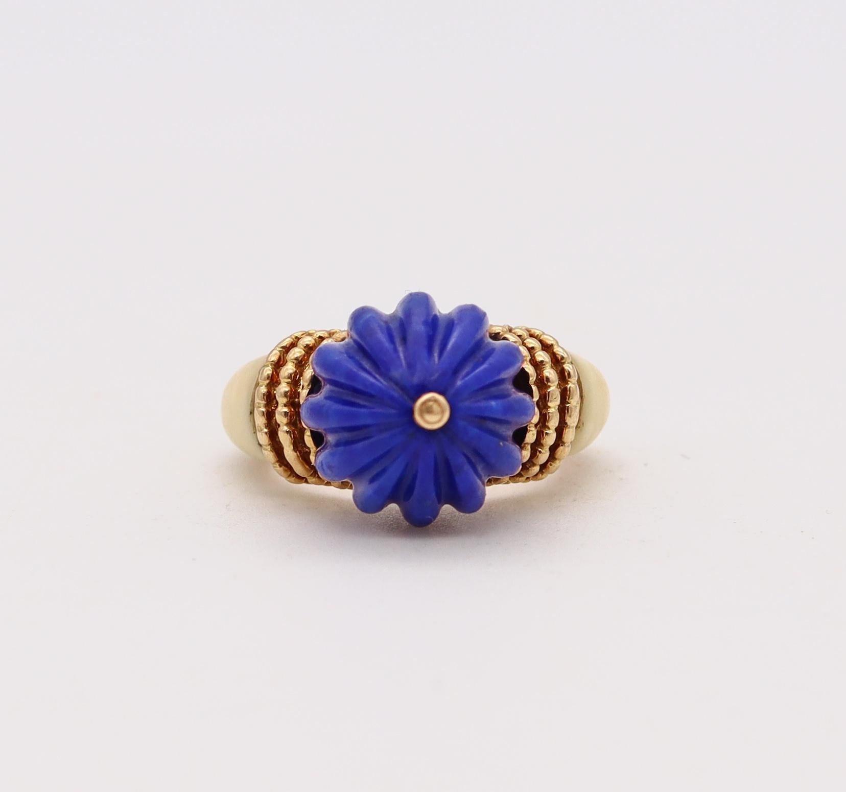Modernist Boucheron Paris 1970 Classic Cocktail Ring 18Kt Yellow Gold with Lapis and Coral For Sale