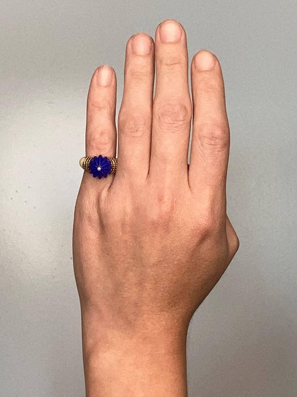 Women's Boucheron Paris 1970 Classic Cocktail Ring 18Kt Yellow Gold with Lapis and Coral For Sale