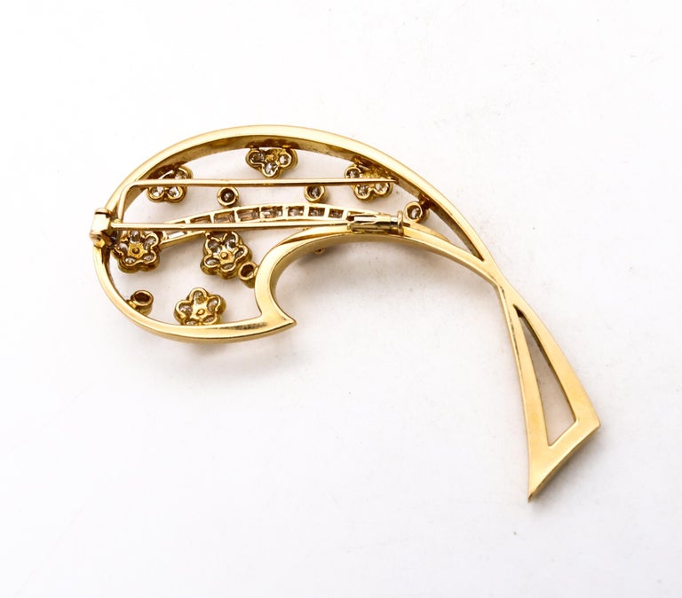 Boucheron Paris 1970 Modernist Brooch in 18Kt Yellow Gold with 5.76 Cts Diamonds For Sale 2