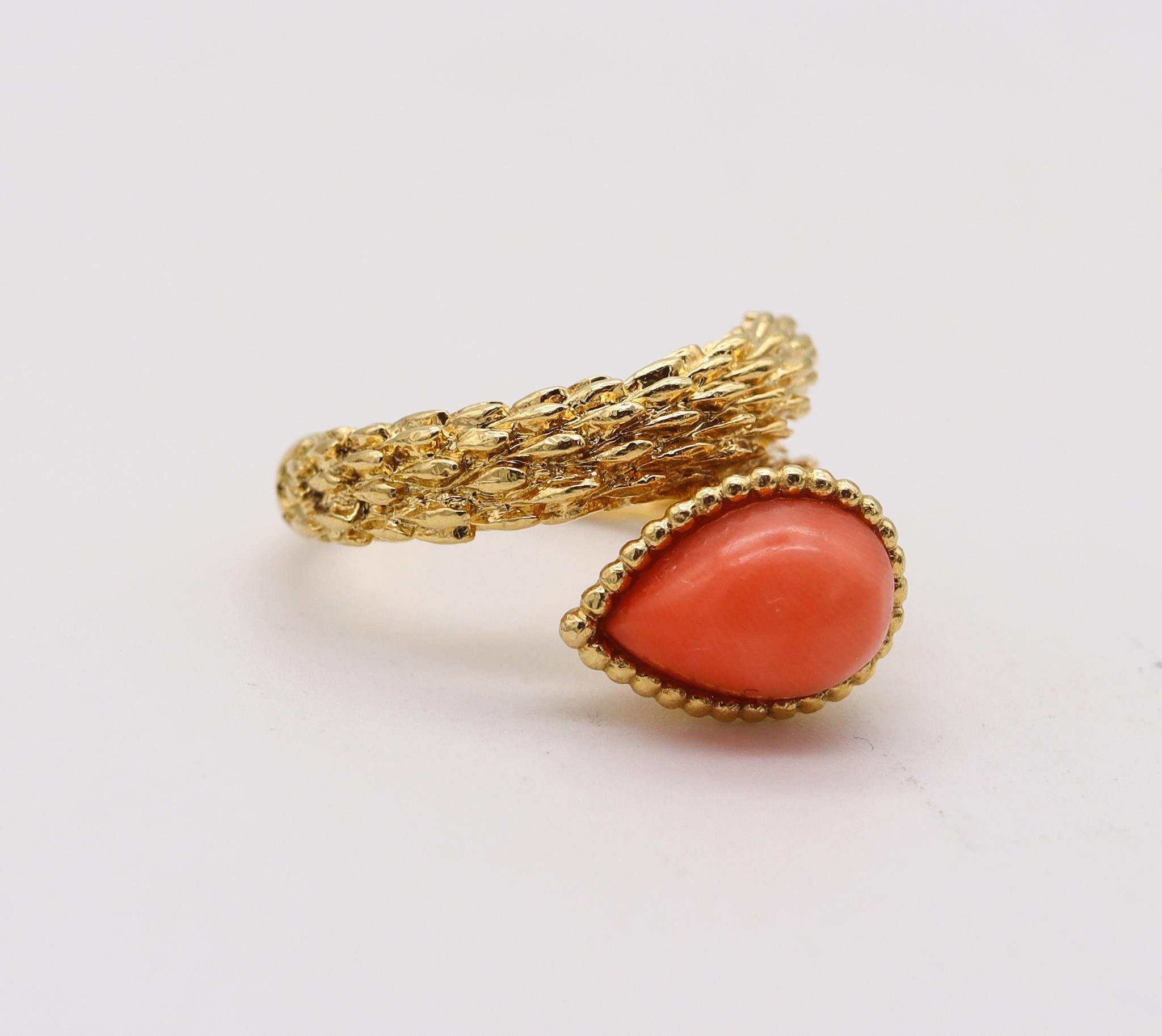 Modernist Boucheron Paris 1970 Serpent Boheme Textured Ring In 18Kt Yellow Gold With Coral