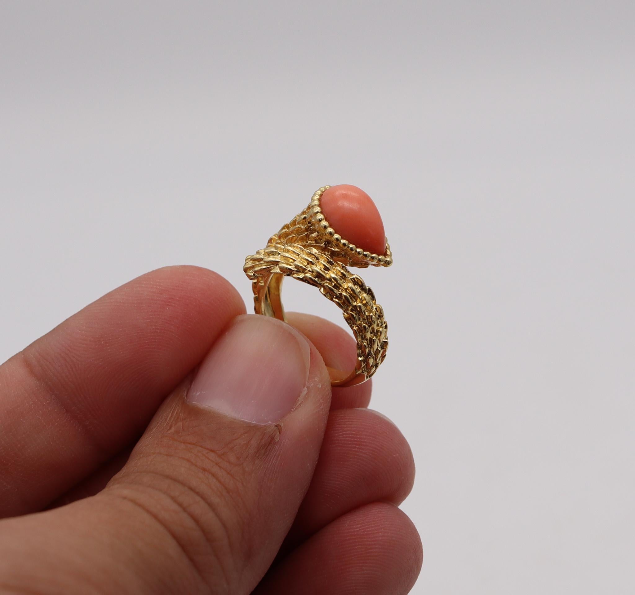 Boucheron Paris 1970 Serpent Boheme Textured Ring In 18Kt Yellow Gold With Coral In Excellent Condition In Miami, FL