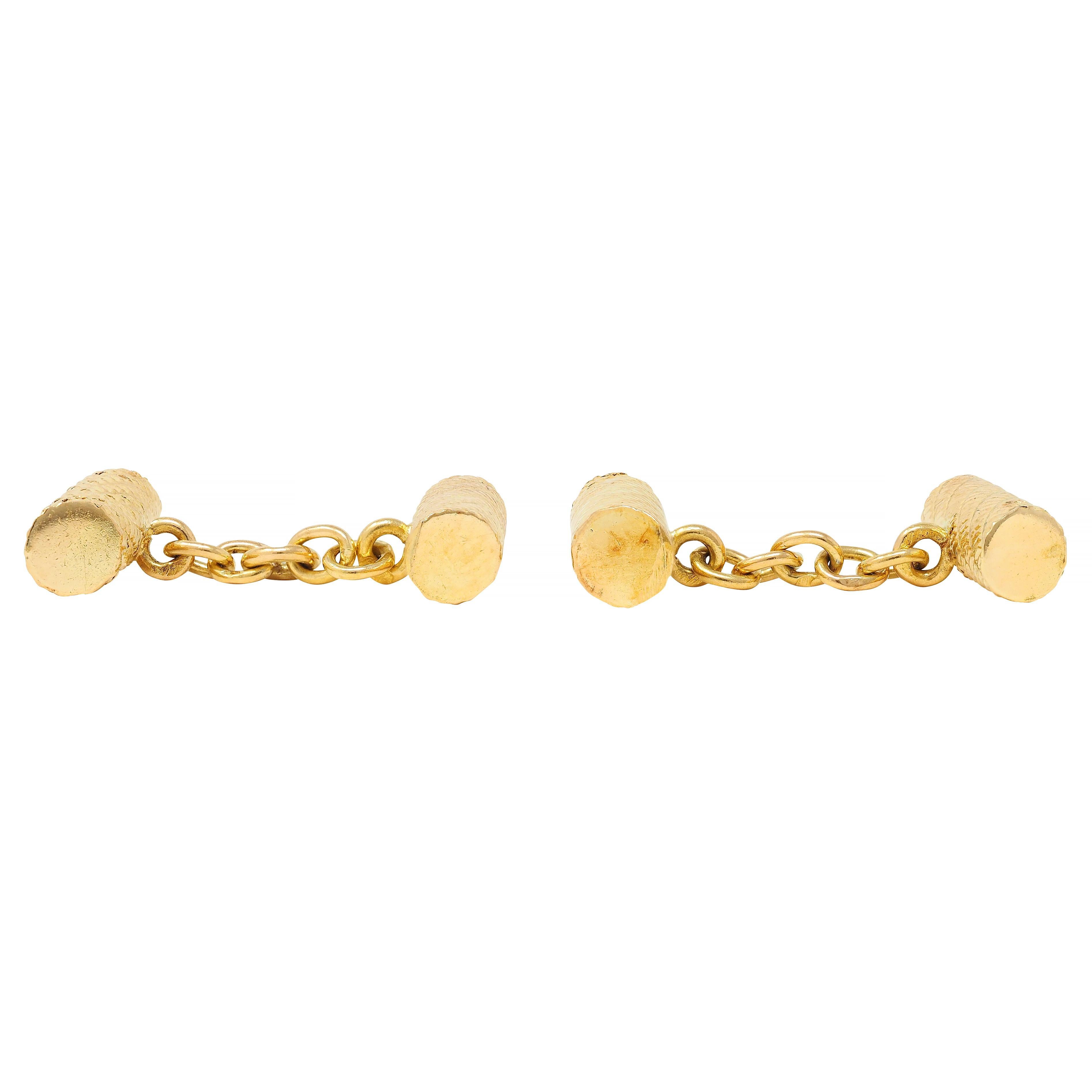 Designed as link style cufflinks terminating with tapered bars
Featuring a grooved zig-zag motif throughout
With high polish finish
Stamped with French hallmarks for 18 karat gold
Numbered and fully signed for Boucheron Paris
Circa: 1970s
Terminals