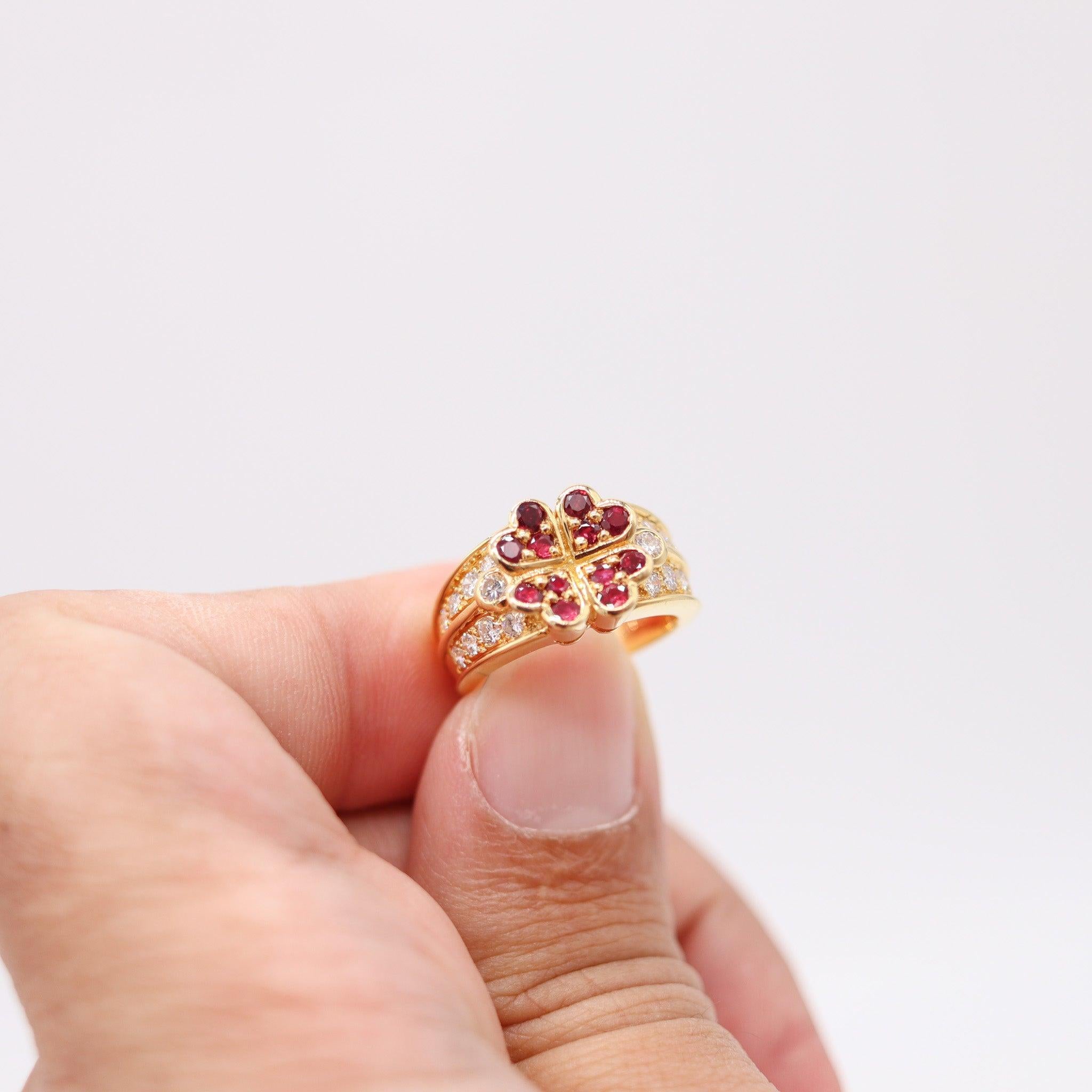 Taille brillant BOUCHERON Paris Clover Ring In 18Kt Gold With 1.94 Ctw In Diamonds & Rubies en vente