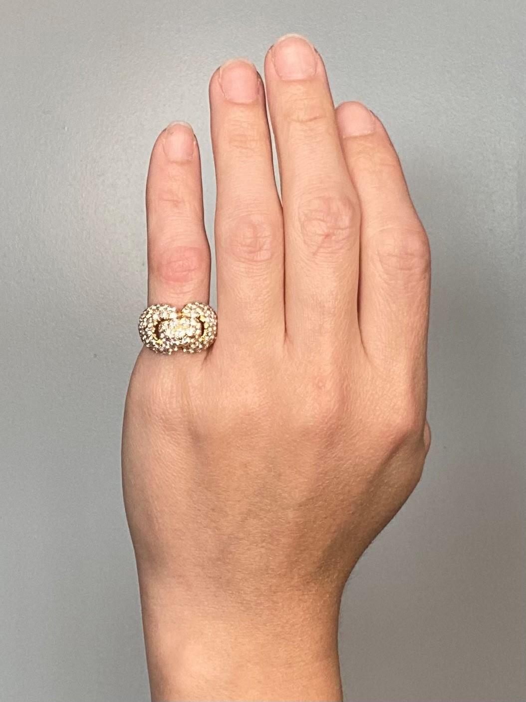 Boucheron Paris: 18 Karat Gelbgold Cocktail-Ring mit 8,19 Karat Diamanten im Angebot 8