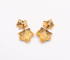 BOUCHERON Paris Dangle Drop Earrings In 18Kt Yellow Gold With VVS Diamonds